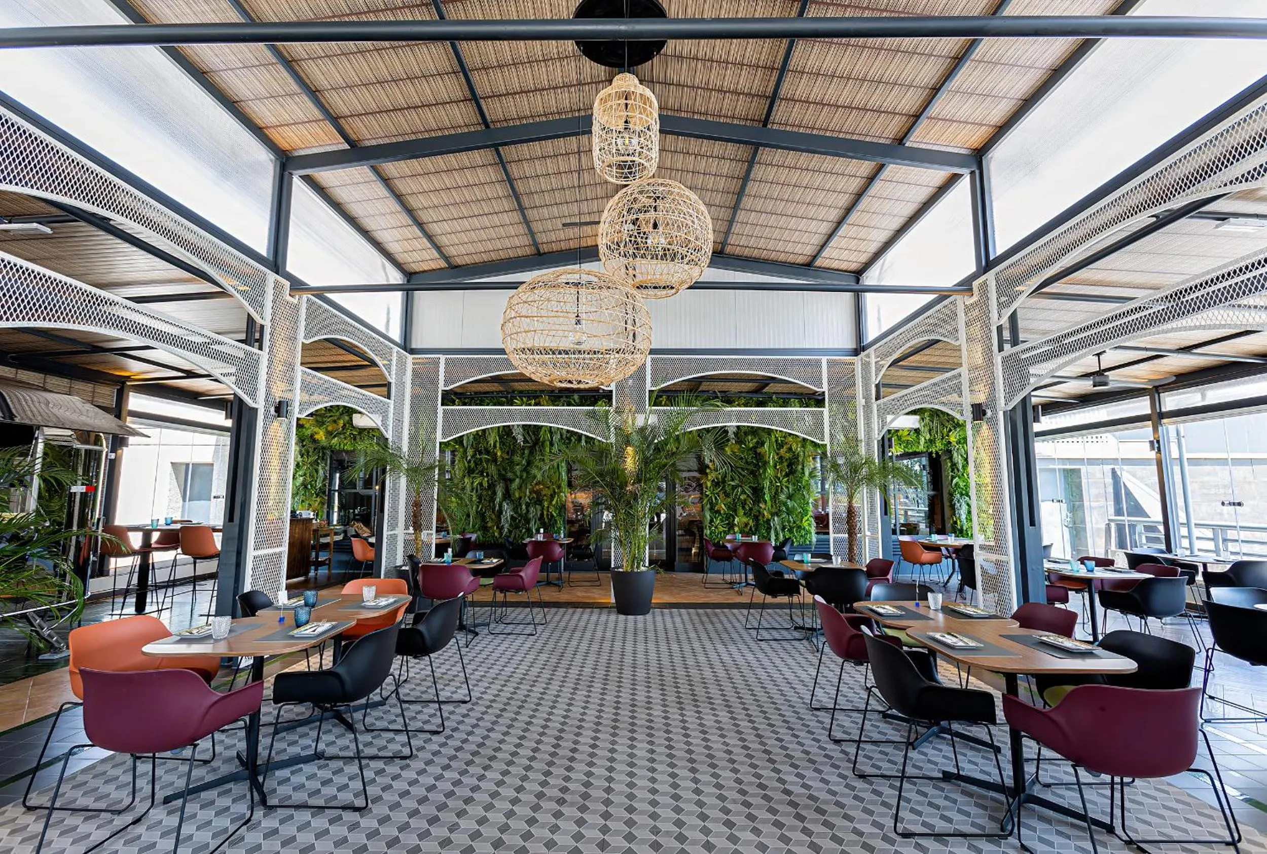 Restaurant/places to eat in Vértice Sevilla Aljarafe