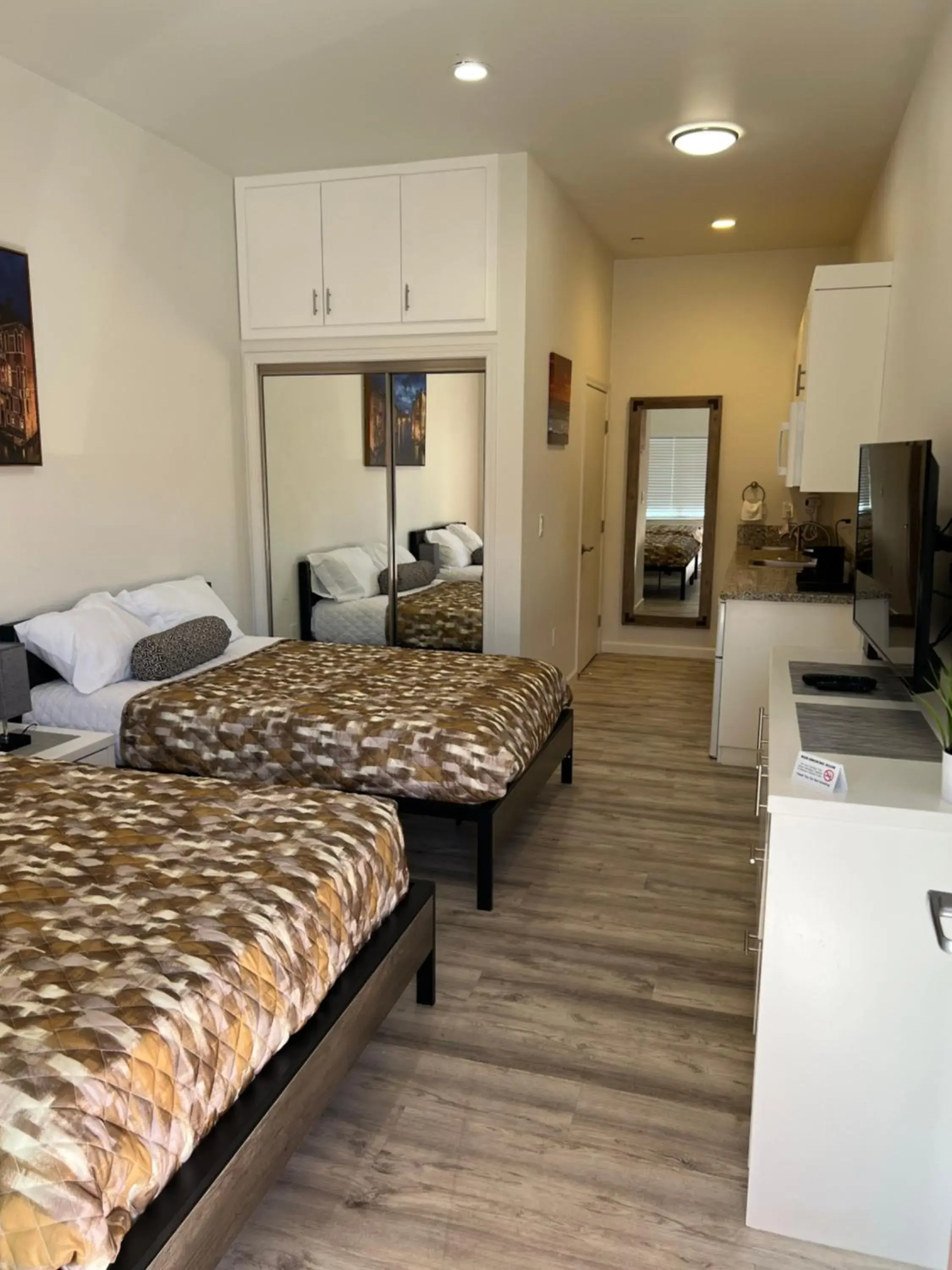 Bed in Villa Alamari Inn and Suites Bed in Villa Alamari Inn and Suites