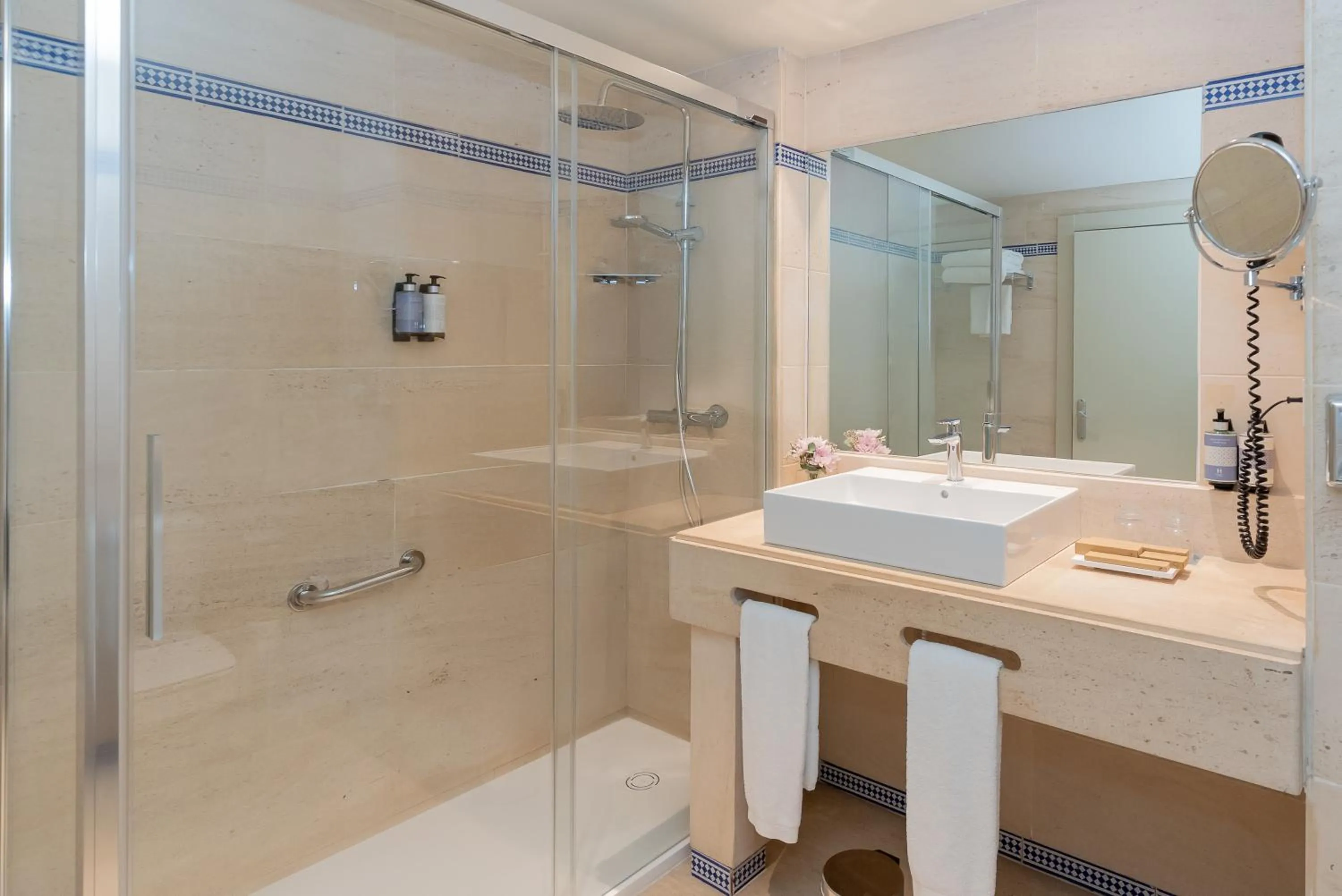 Shower in Hesperia Córdoba