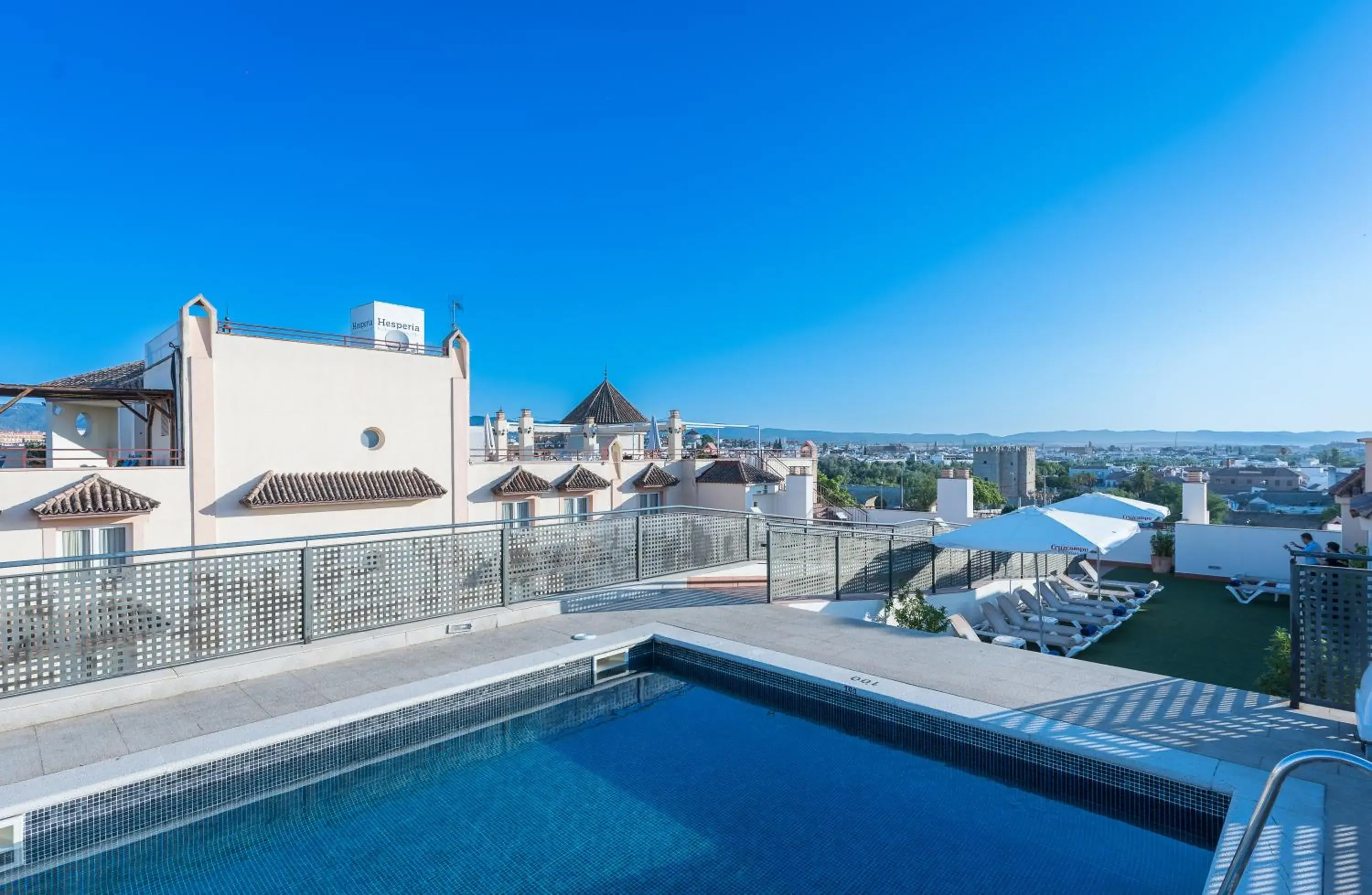 Property building in Hesperia Córdoba Property building in Hesperia Córdoba