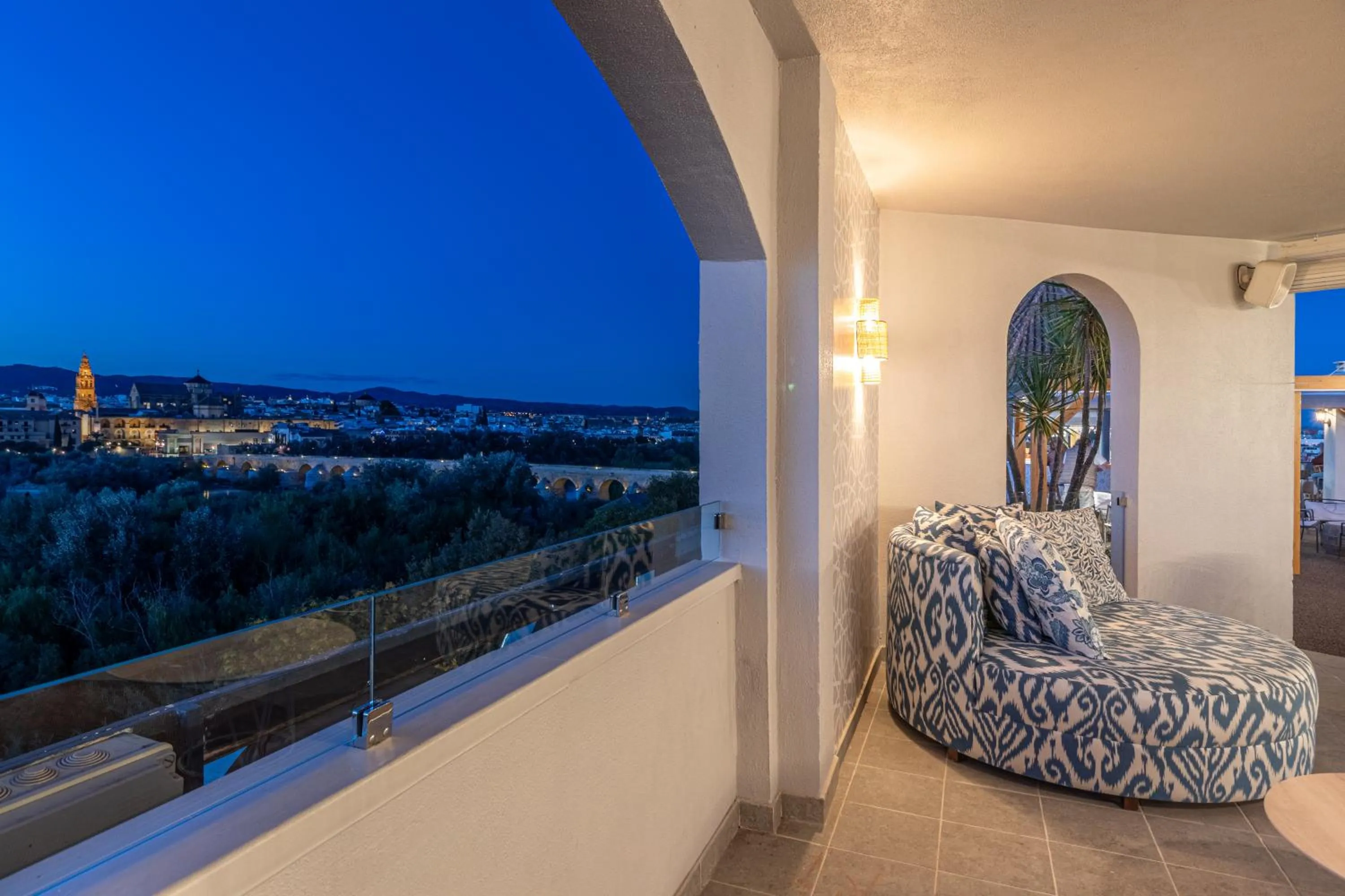 Night in Hesperia Córdoba