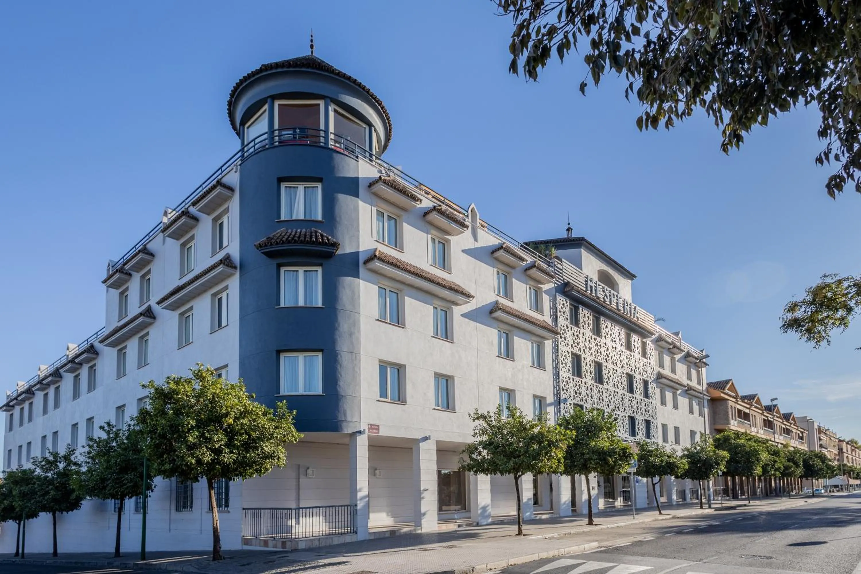 Property building in Hesperia Córdoba