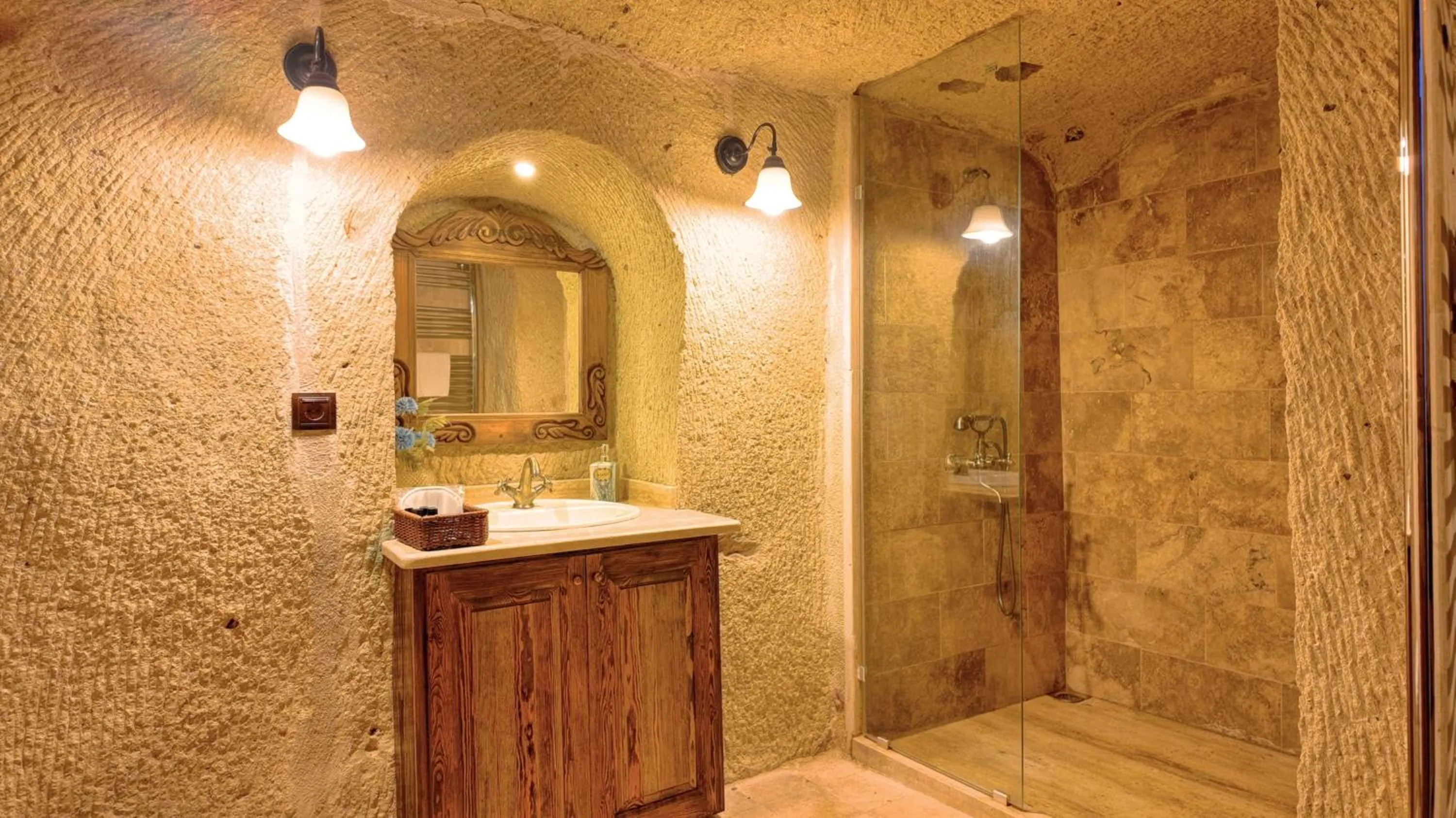 Bathroom in Shiraz Cave Cappadocia