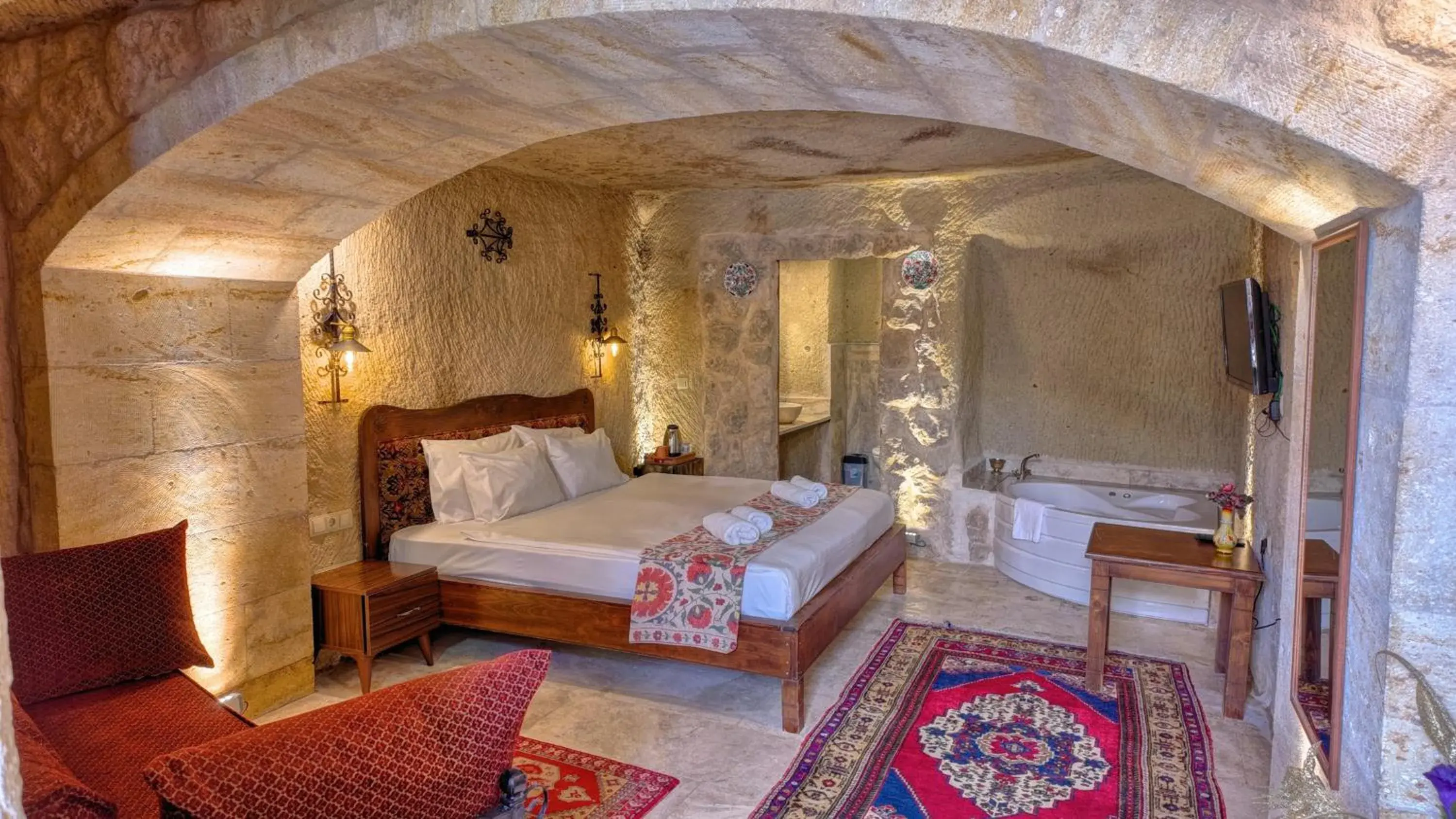 Photo of the whole room, Bed in Shiraz Cave Cappadocia Photo of the whole room, Bed in Shiraz Cave Cappadocia