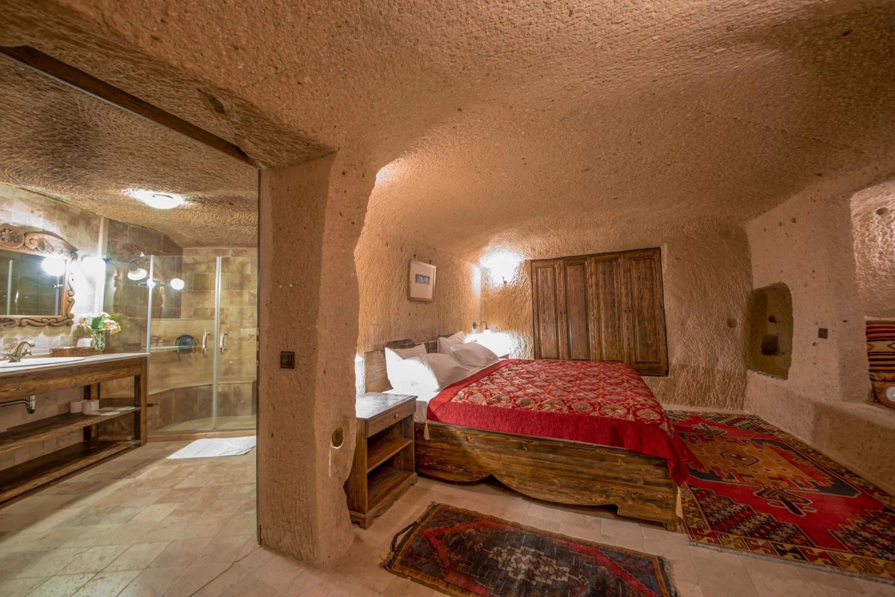 Bathroom, Bed in Shiraz Cave Cappadocia