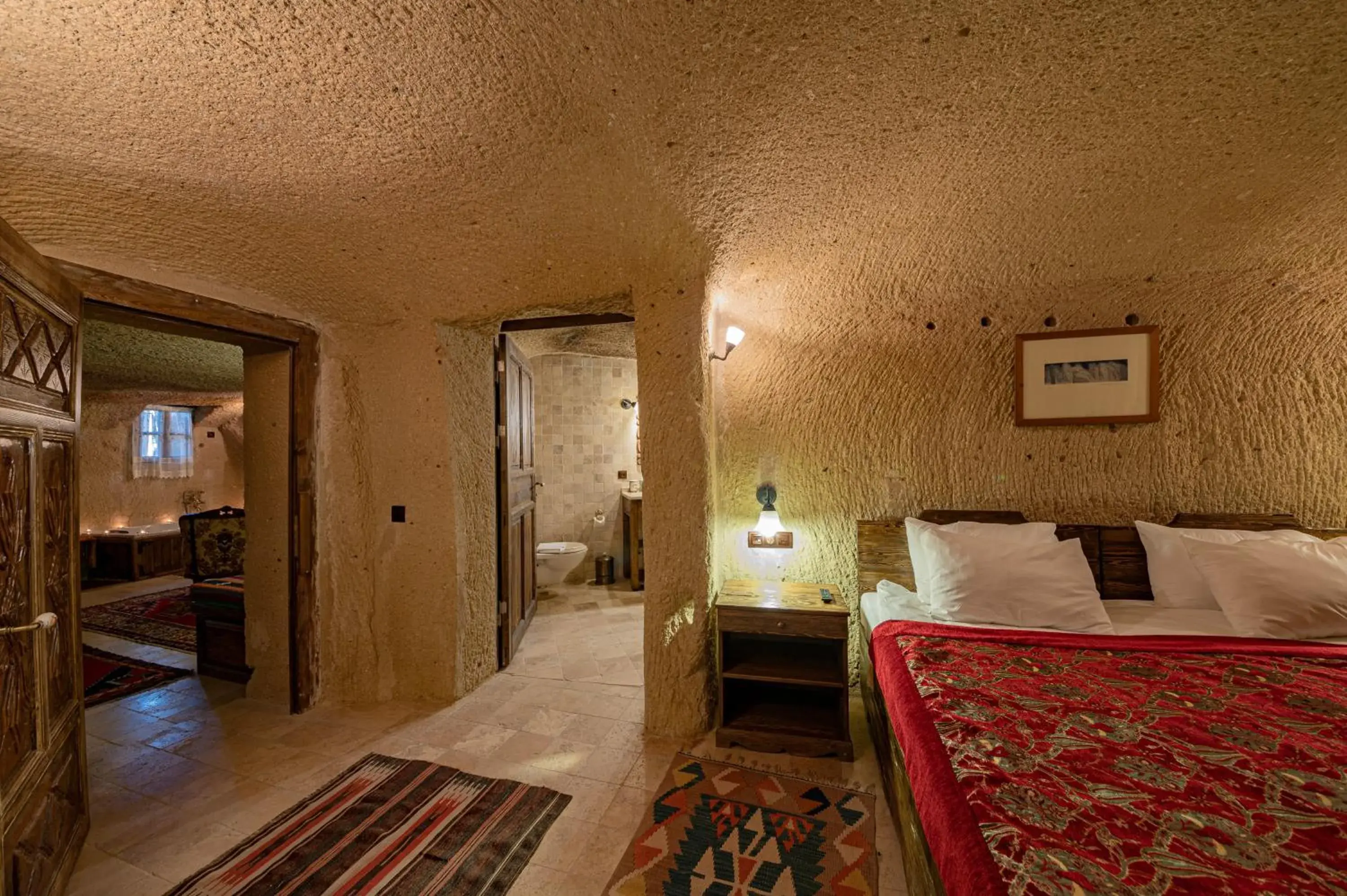 Bedroom, Bed in Shiraz Cave Cappadocia Bedroom, Bed in Shiraz Cave Cappadocia