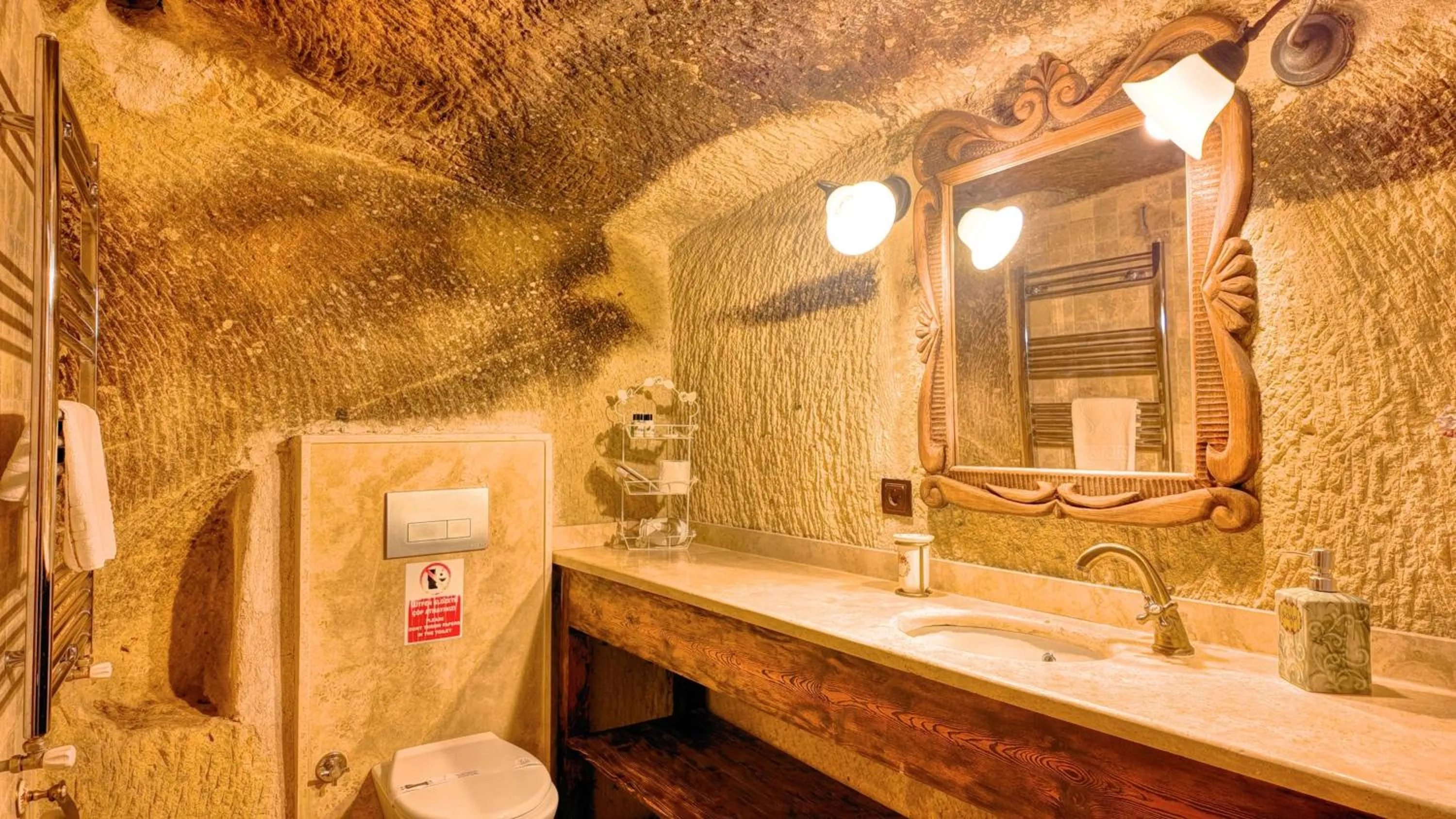 Toilet in Shiraz Cave Cappadocia