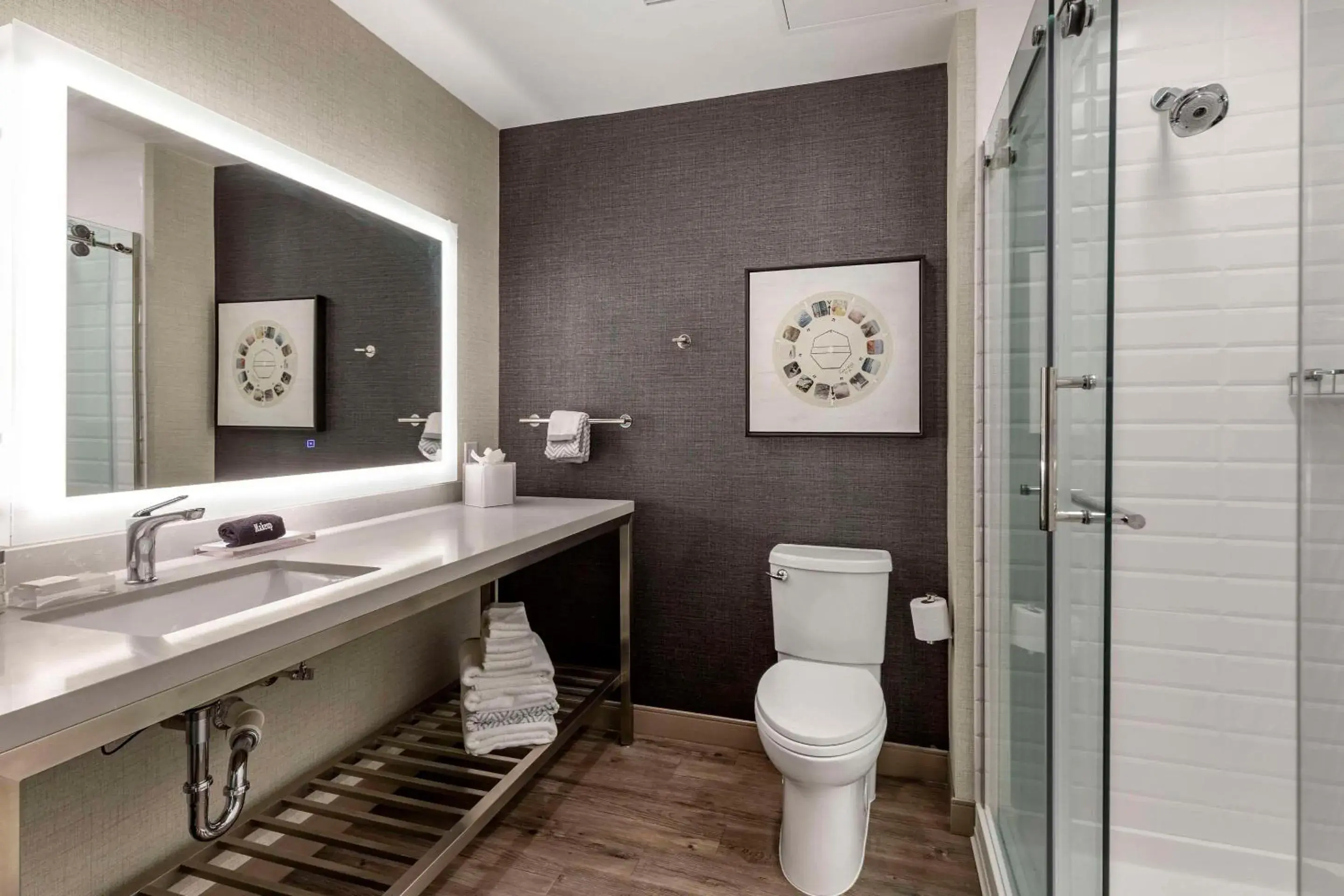 Bedroom in Cambria Hotel Savannah Downtown Historic District Bedroom in Cambria Hotel Savannah Downtown Historic District