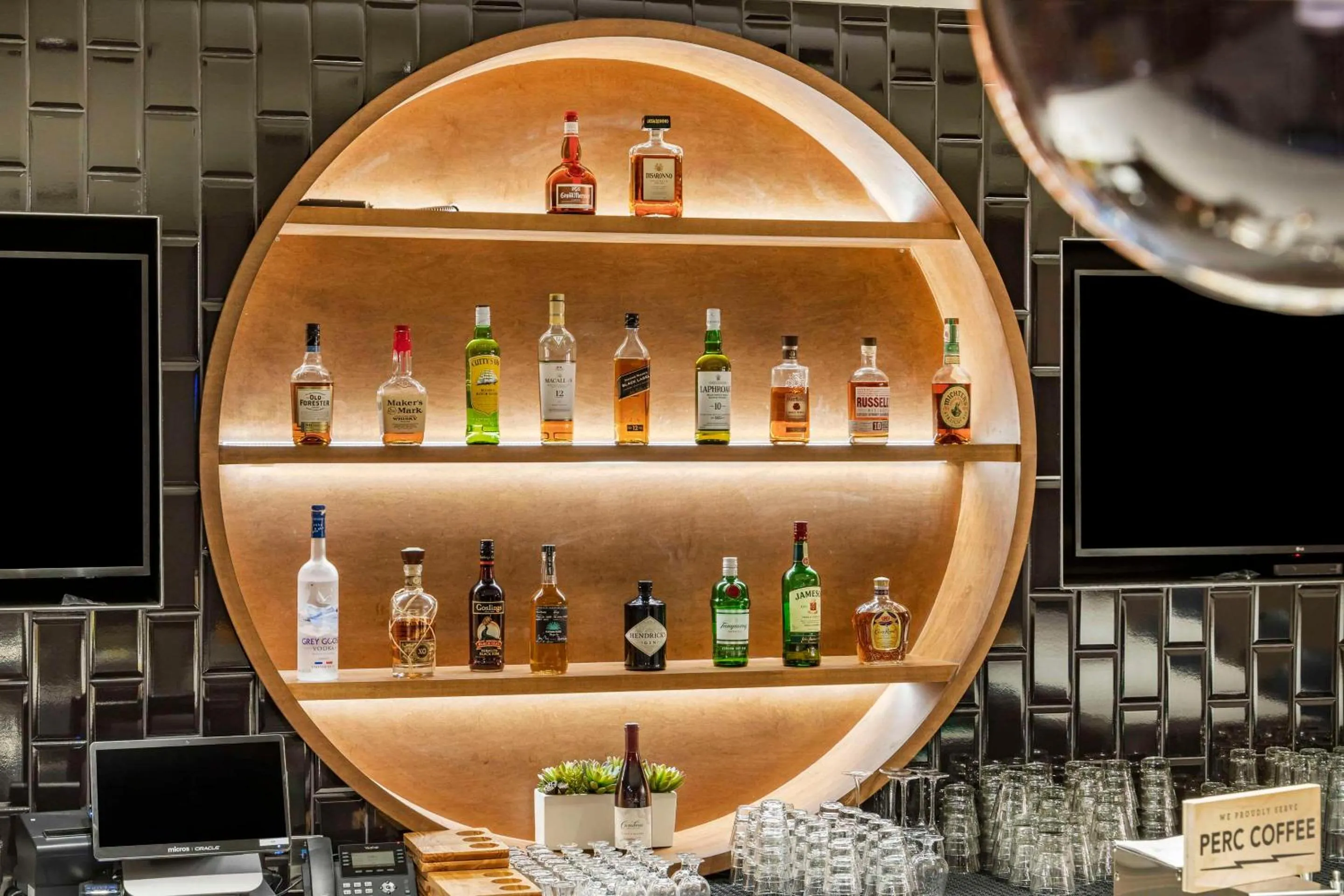 Restaurant/places to eat in Cambria Hotel Savannah Downtown Historic District