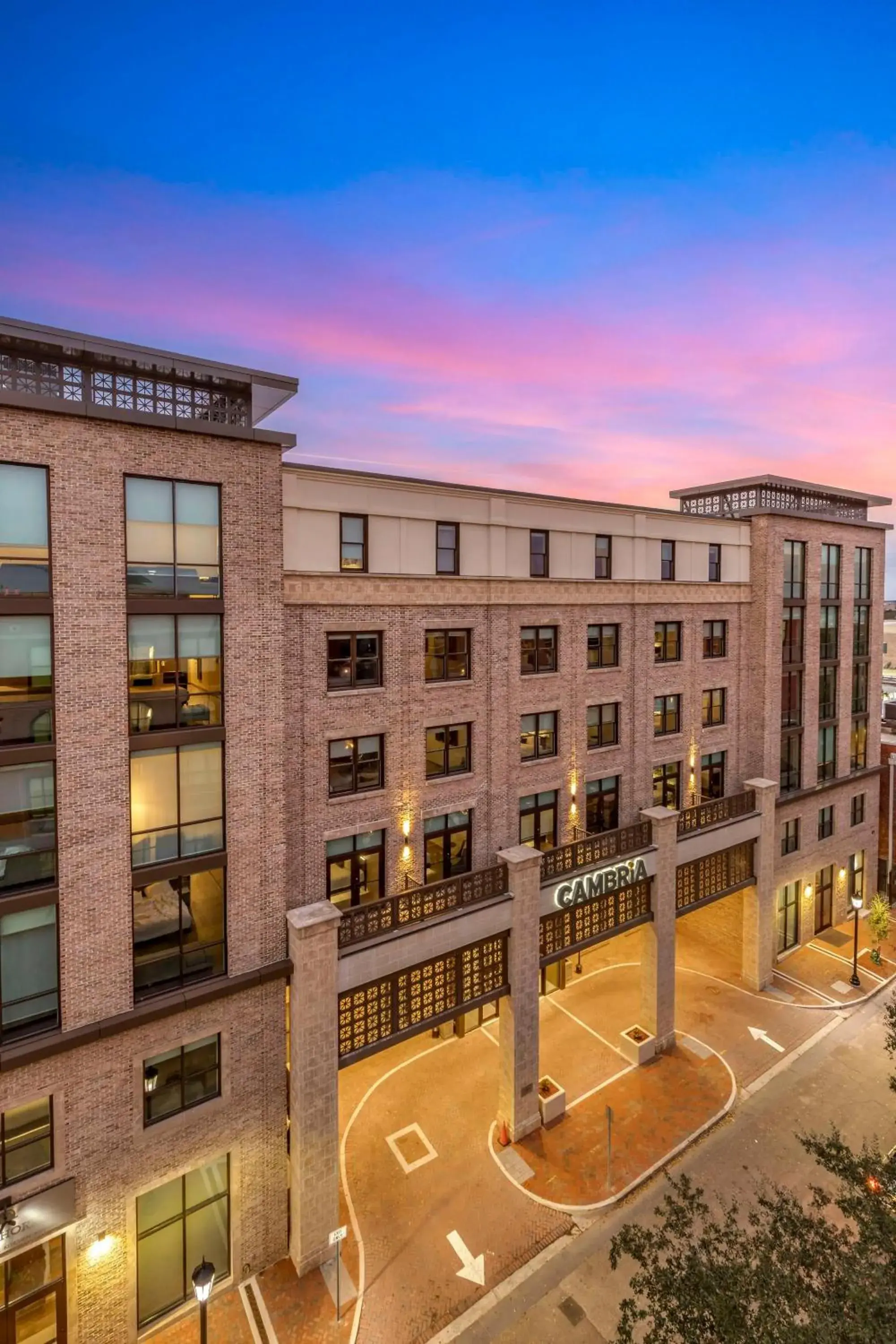 Property building in Cambria Hotel Savannah Downtown Historic District Property building in Cambria Hotel Savannah Downtown Historic District
