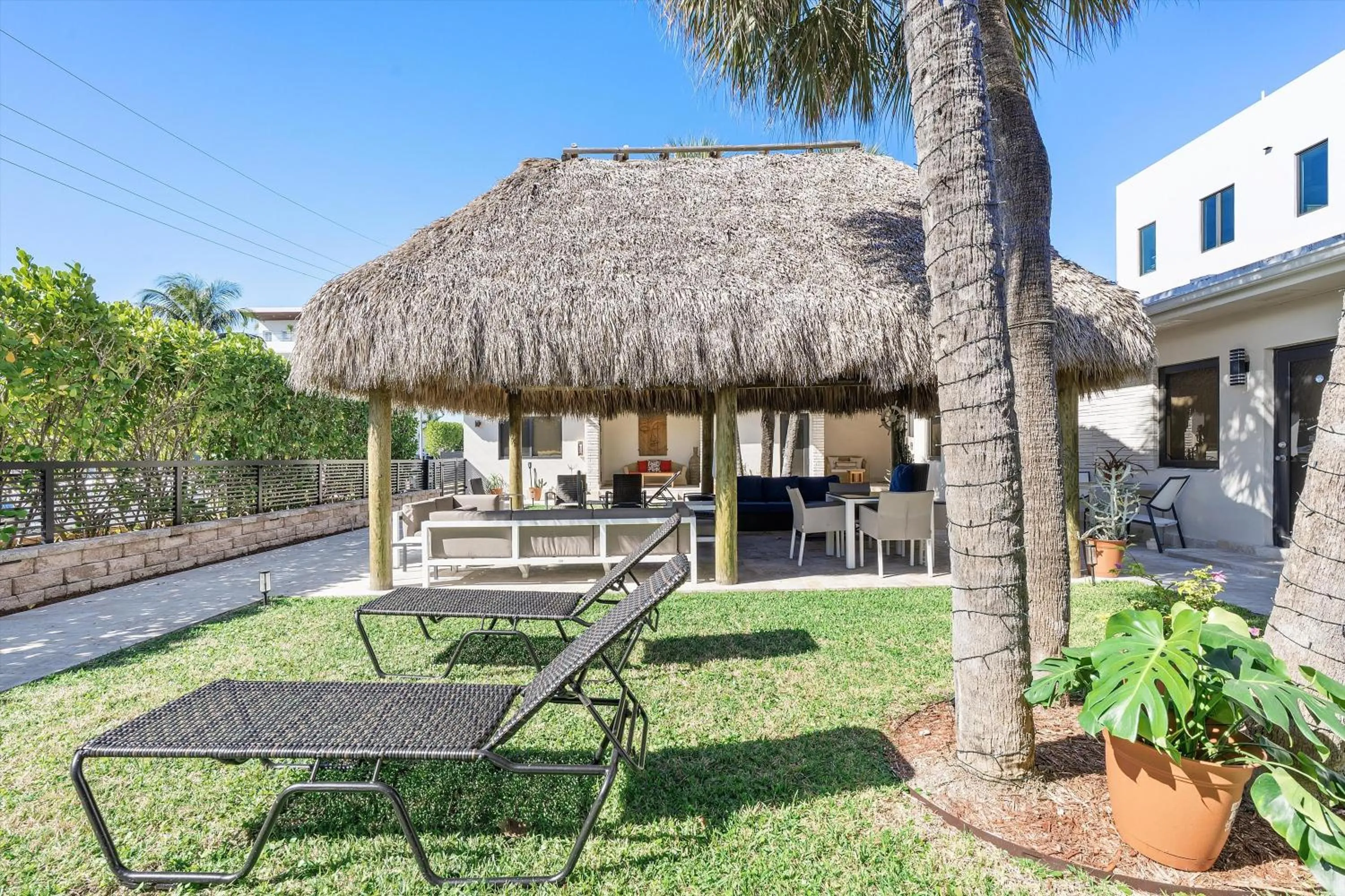 sunbed in Walnut By The Sea