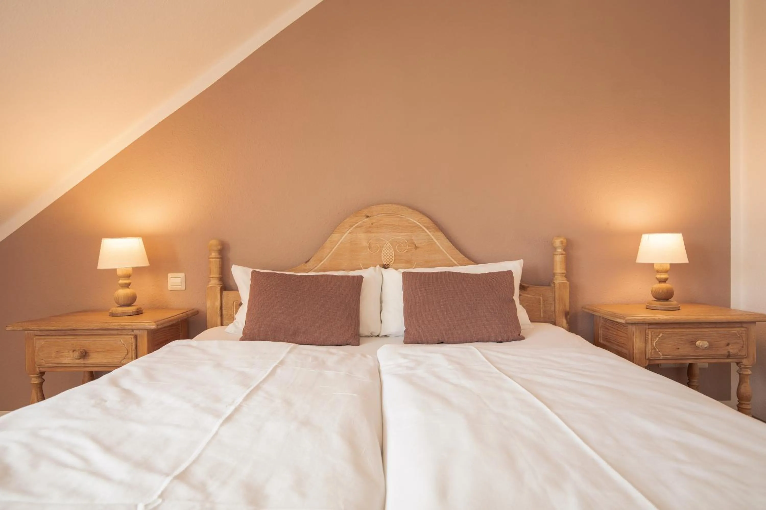 Photo of the whole room, Bed in Landhotel Strandallee