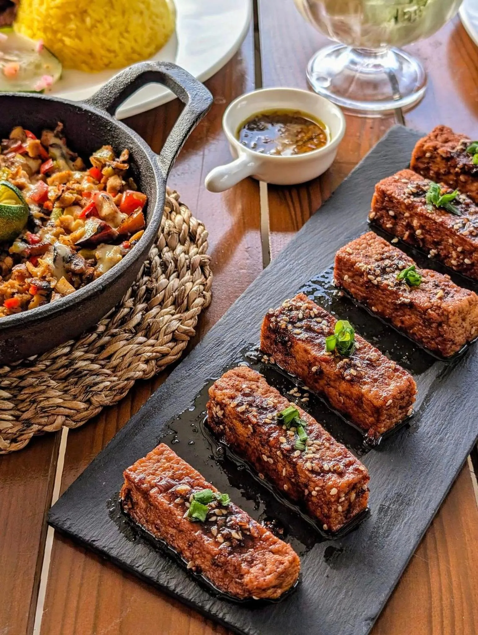 Restaurant/places to eat in Kayong's Inn