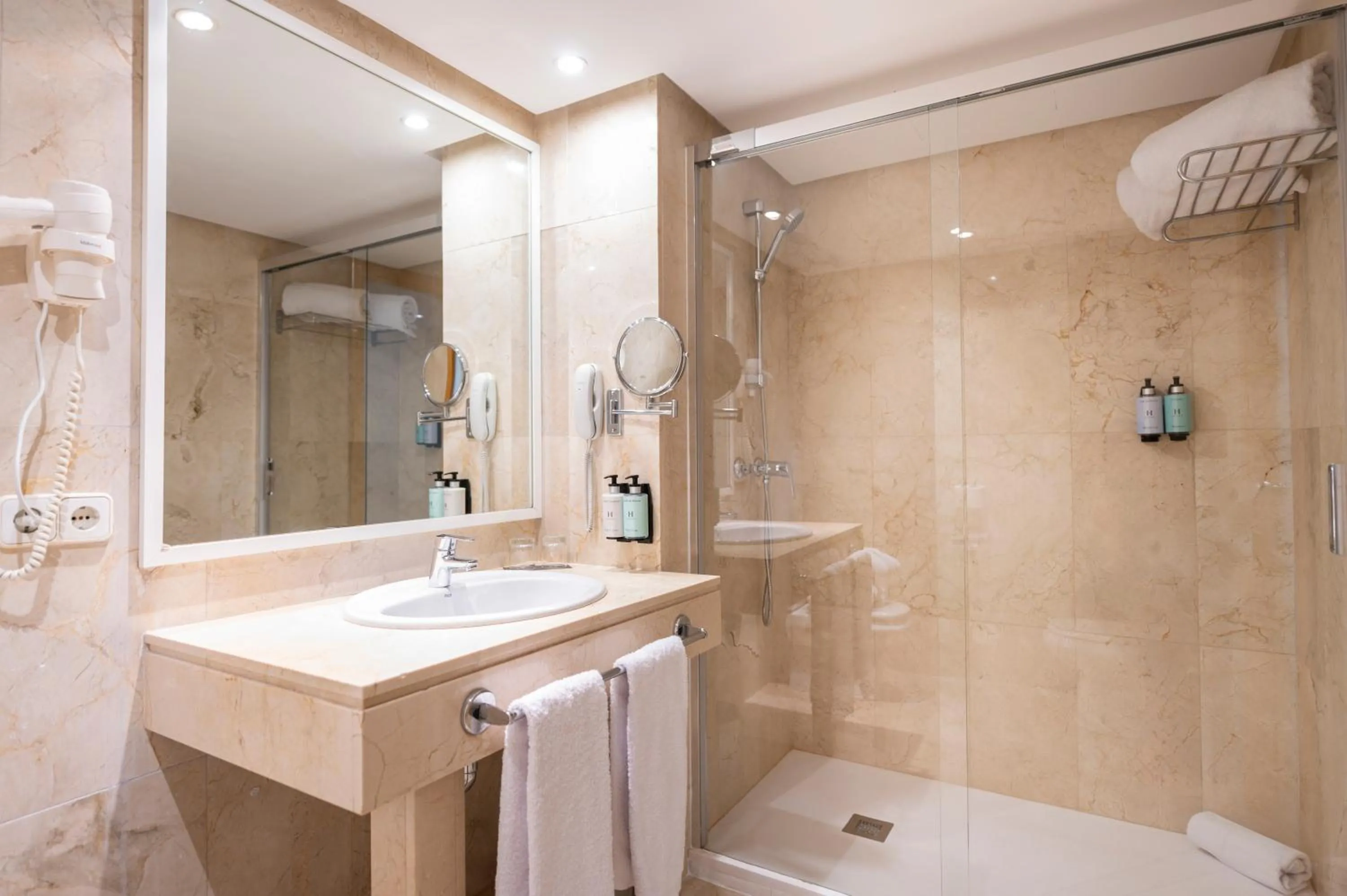 Bathroom in Hesperia Ciudad de Mallorca