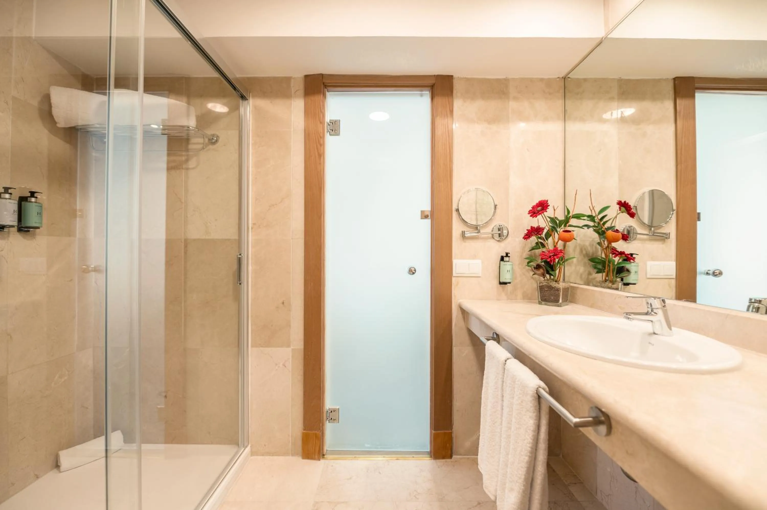 Bathroom in Hesperia Ciudad de Mallorca