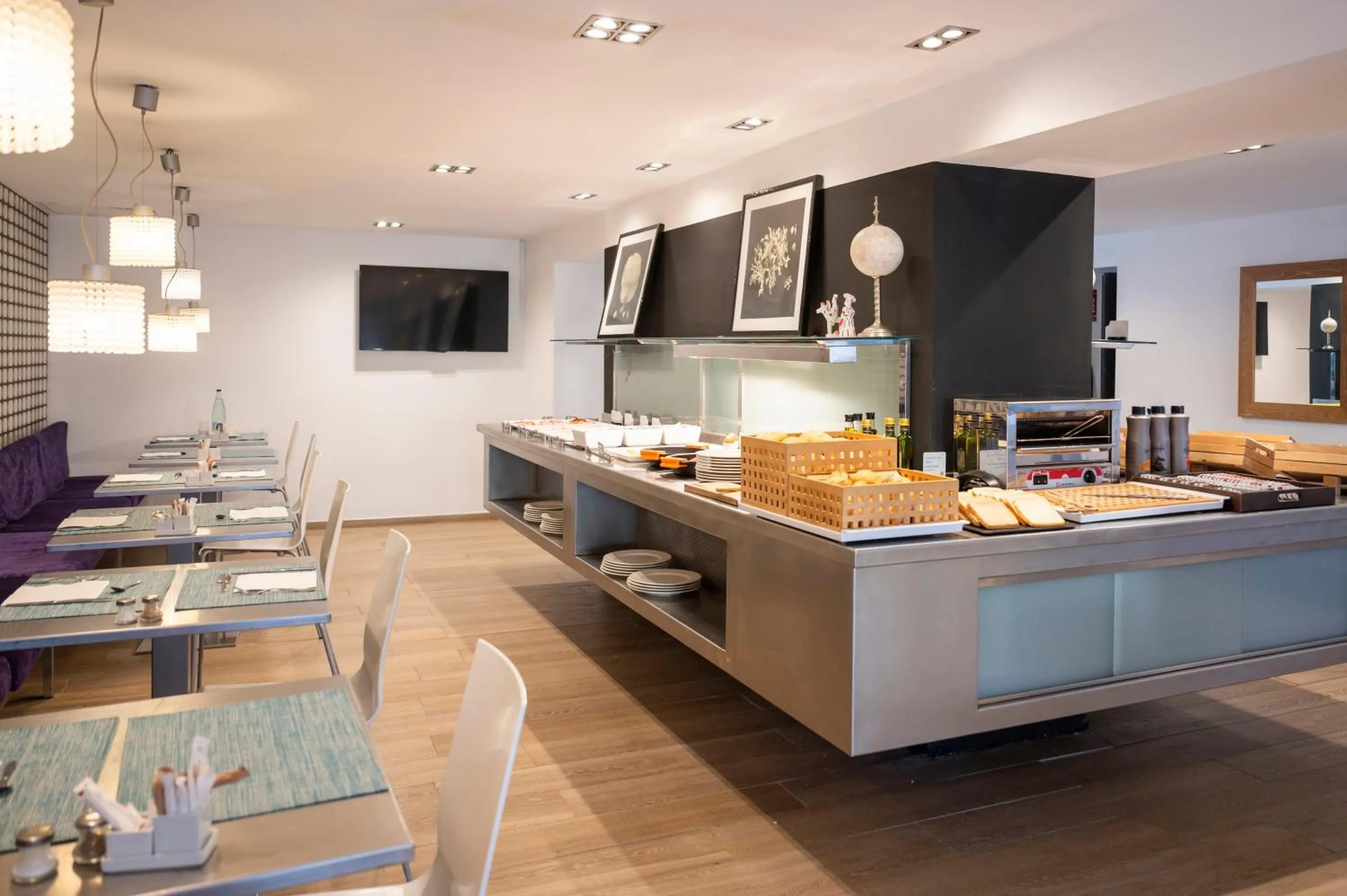 Buffet breakfast in Hesperia Ciudad de Mallorca