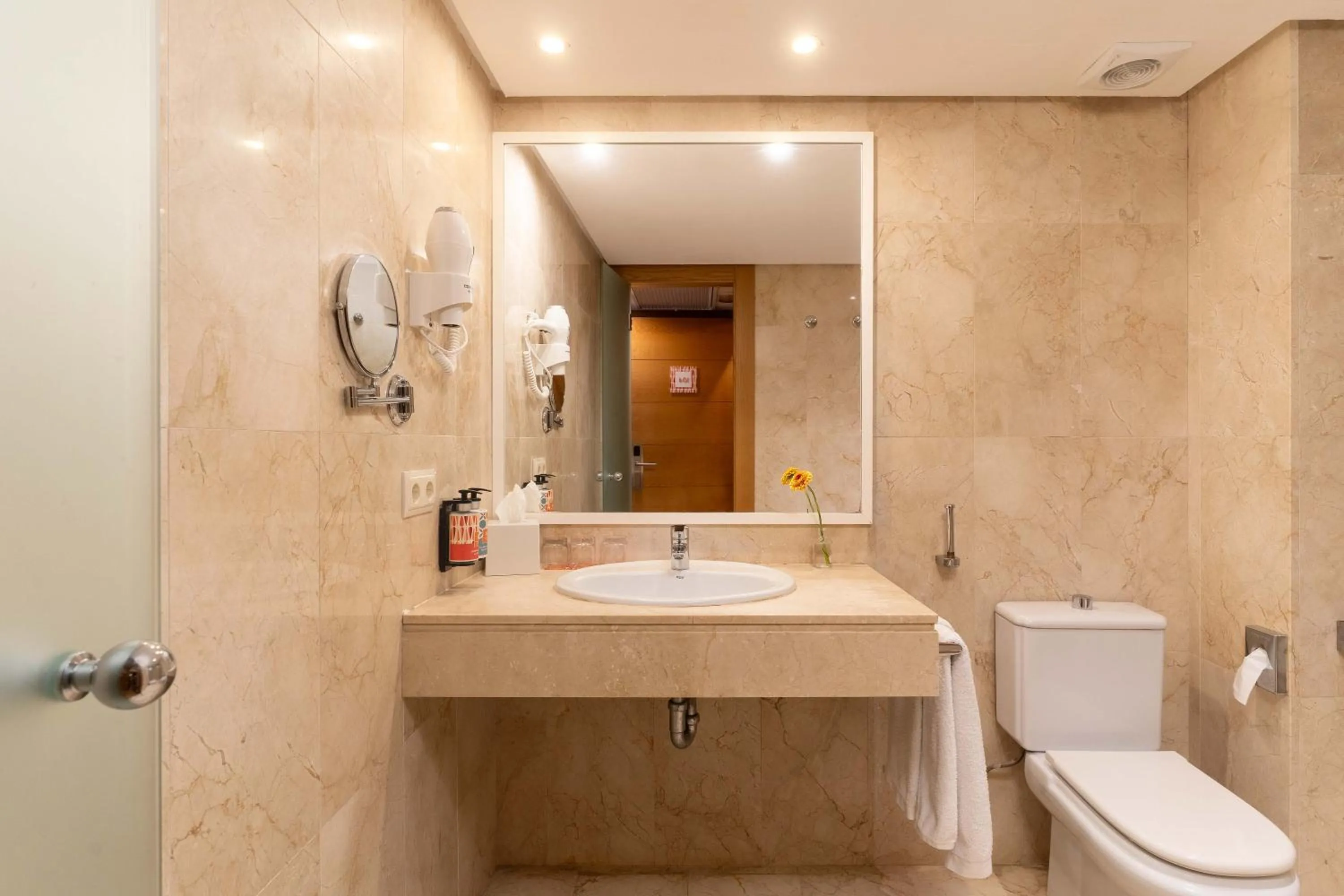 Bathroom in Hesperia Mallorca