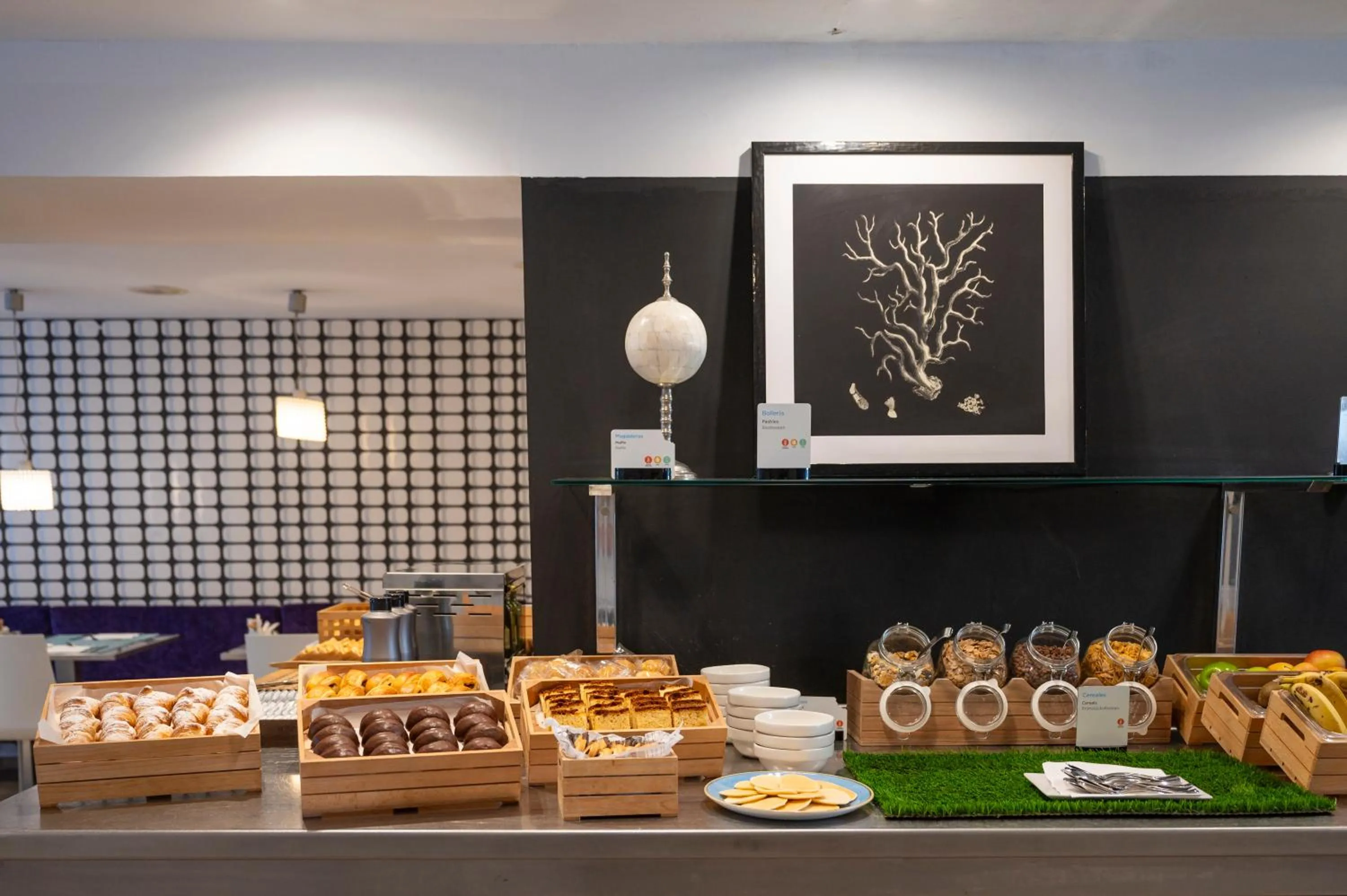 Buffet breakfast in Hesperia Ciudad de Mallorca