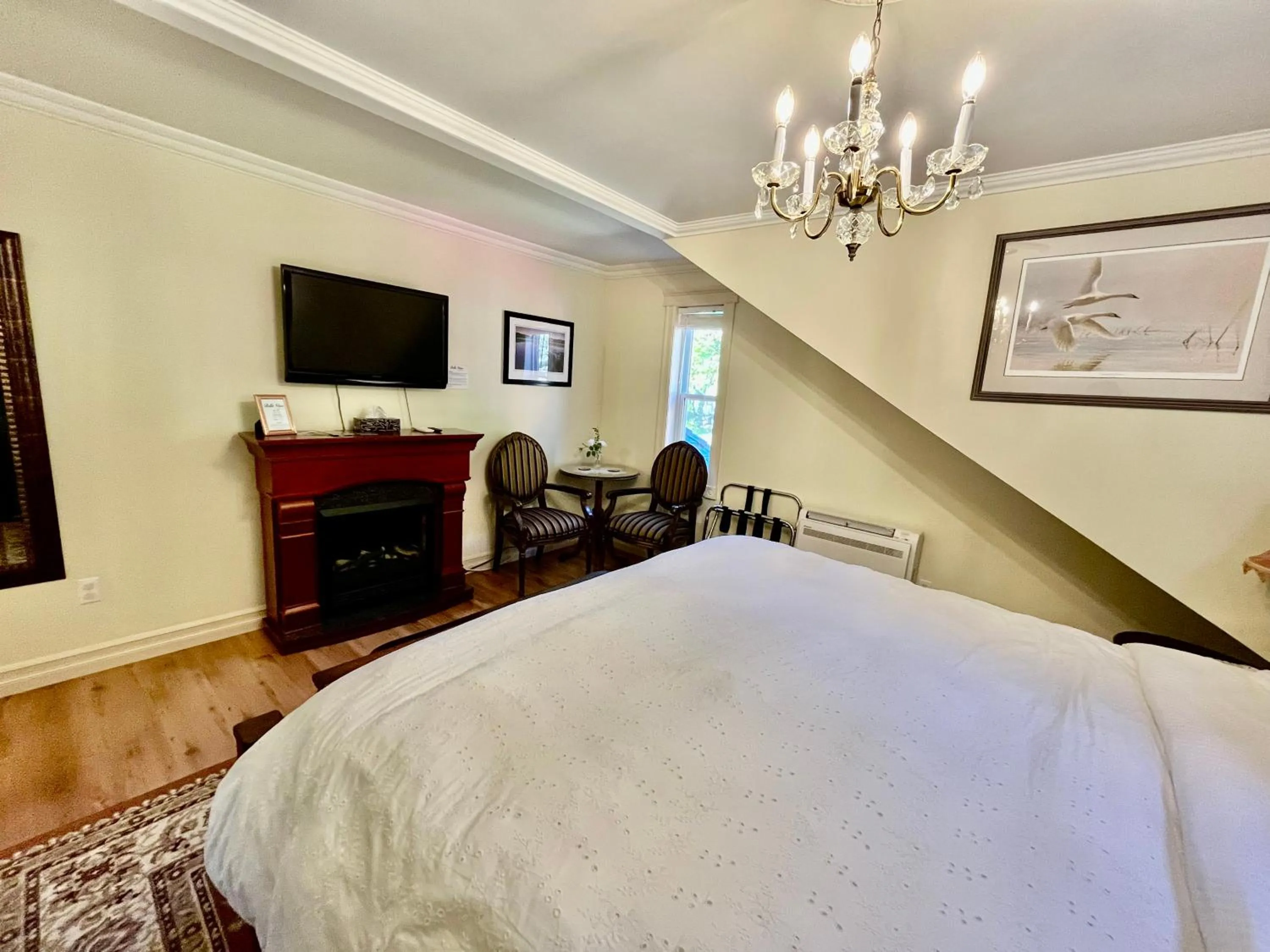 Bedroom, Bed in Belle View Manor Inn
