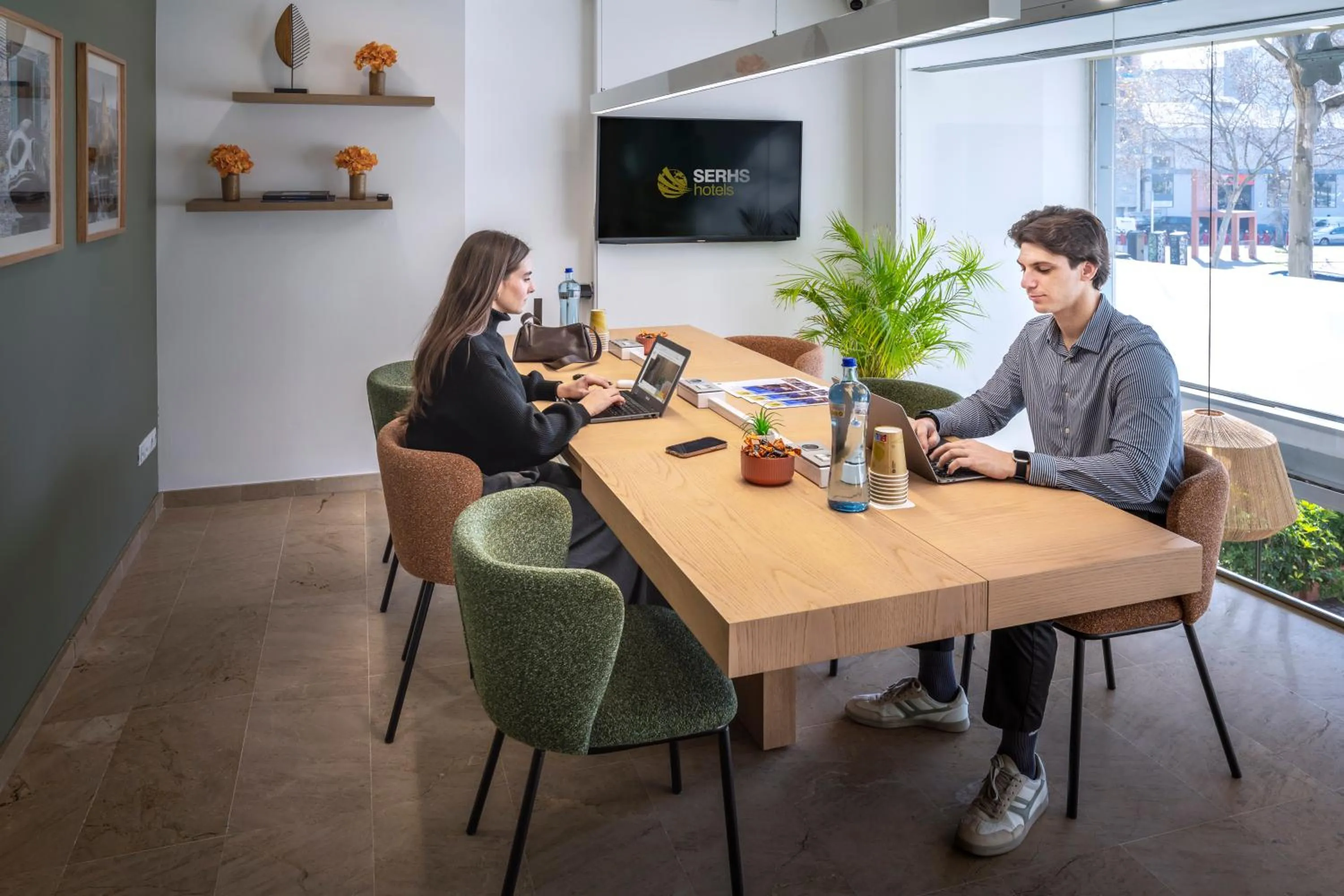 Seating area in Hotel SERHS Del Port