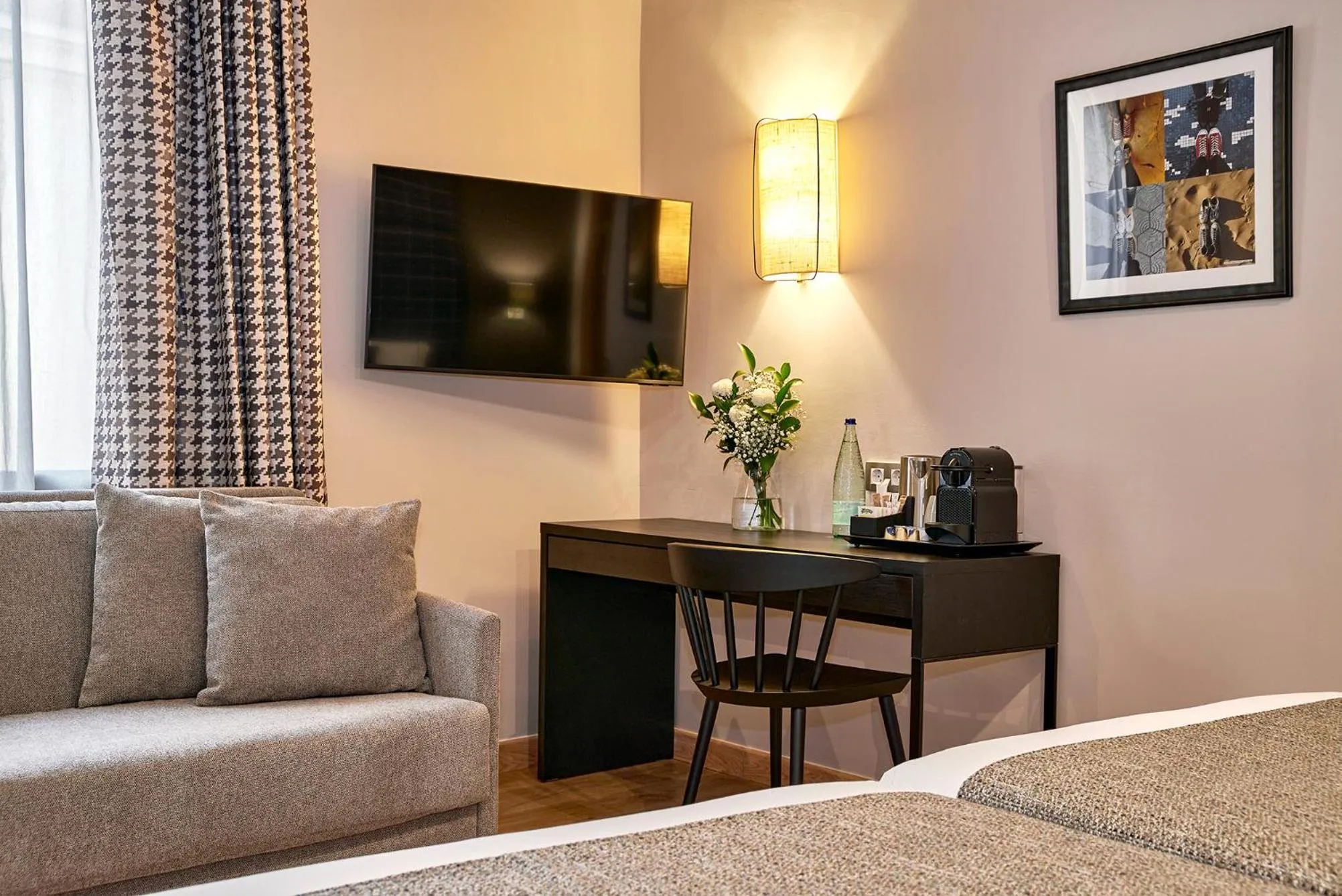 Photo of the whole room in Hesperia Barcelona Barri Gòtic