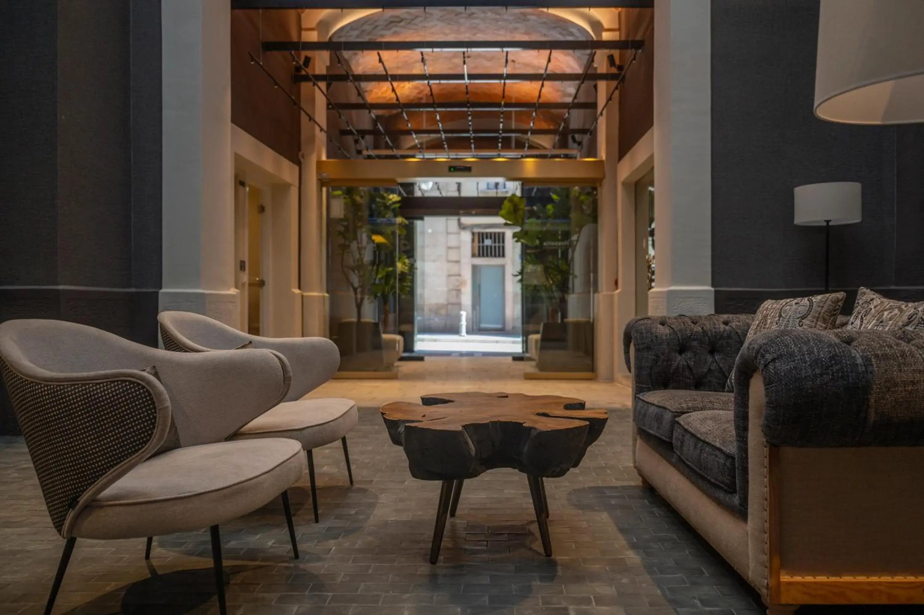 Facade/entrance in Hesperia Barcelona Barri Gòtic Facade/entrance in Hesperia Barcelona Barri Gòtic