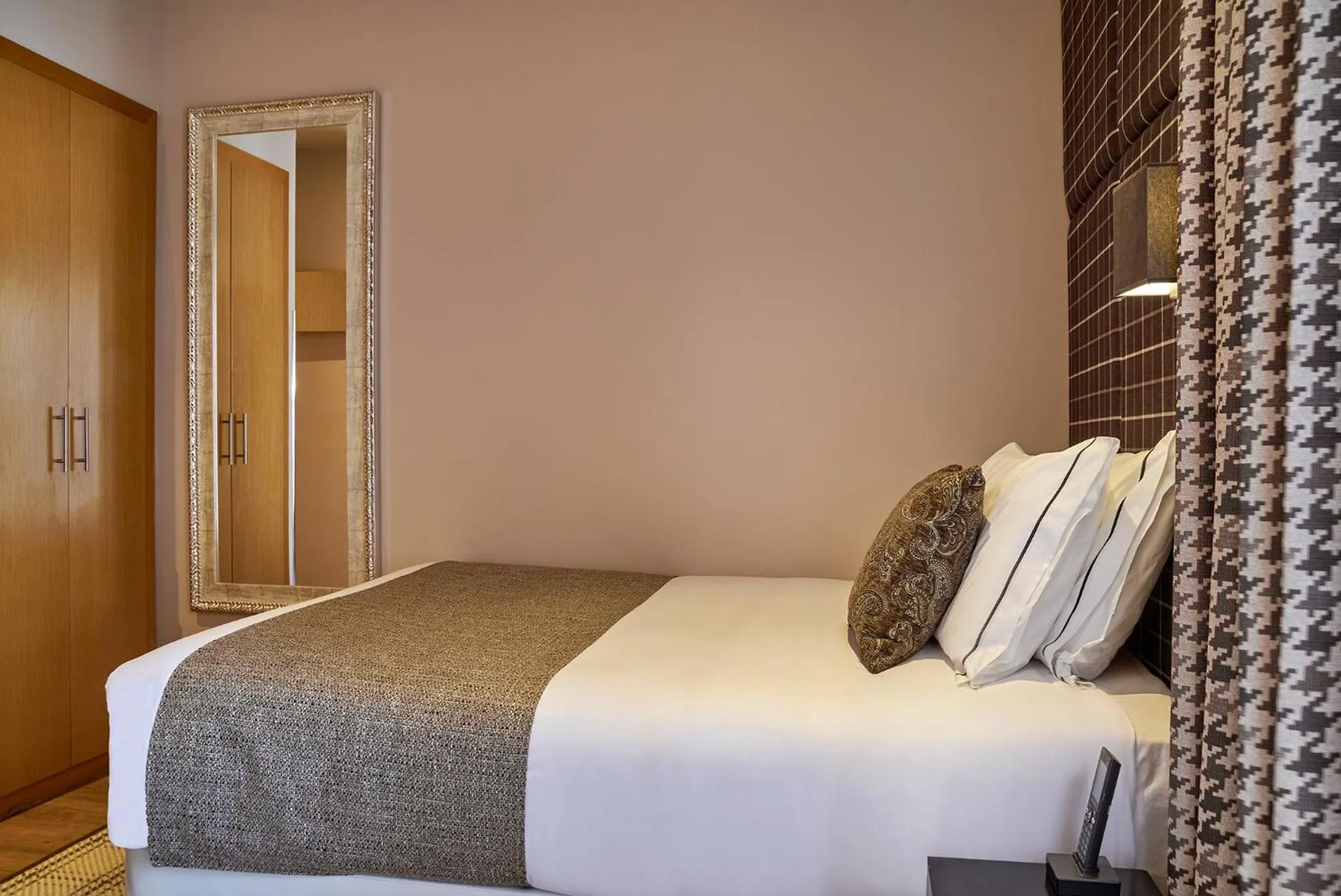 Bedroom, Bed in Hesperia Barcelona Barri Gòtic