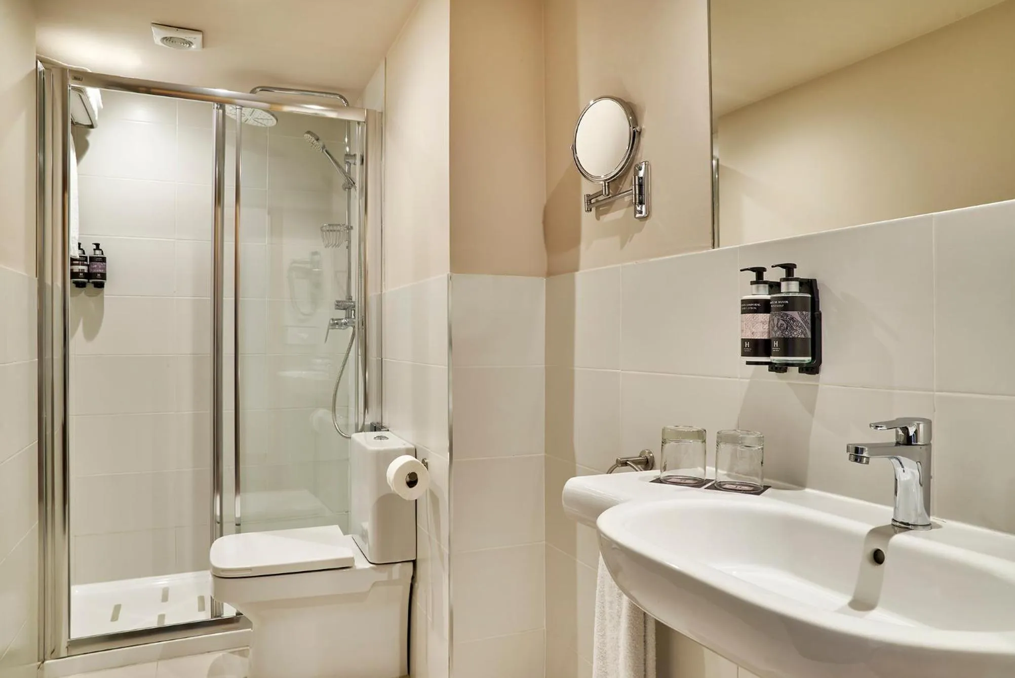 Bathroom in Hesperia Barcelona Barri Gòtic