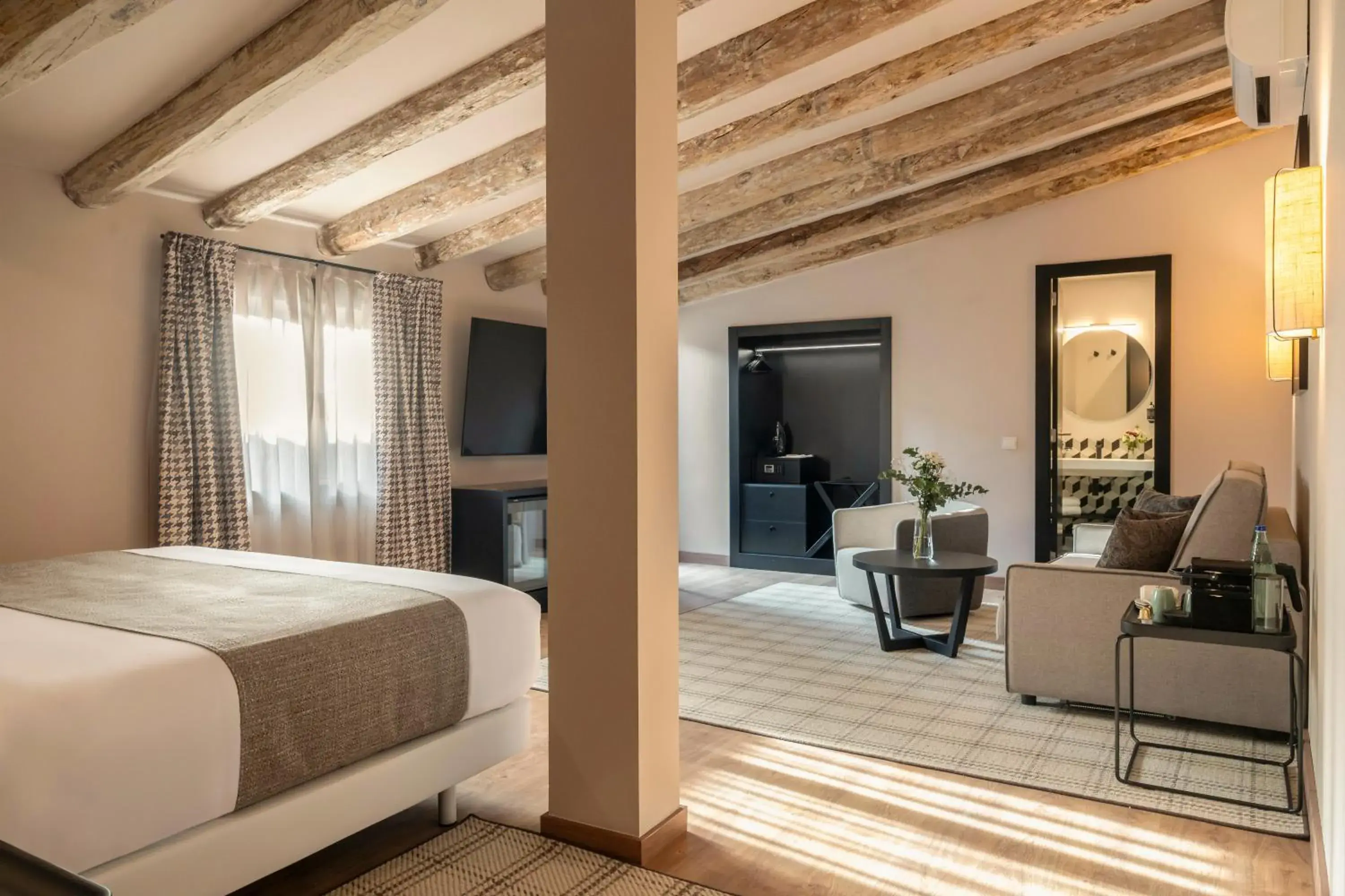 Bed in Hesperia Barcelona Barri Gòtic Bed in Hesperia Barcelona Barri Gòtic