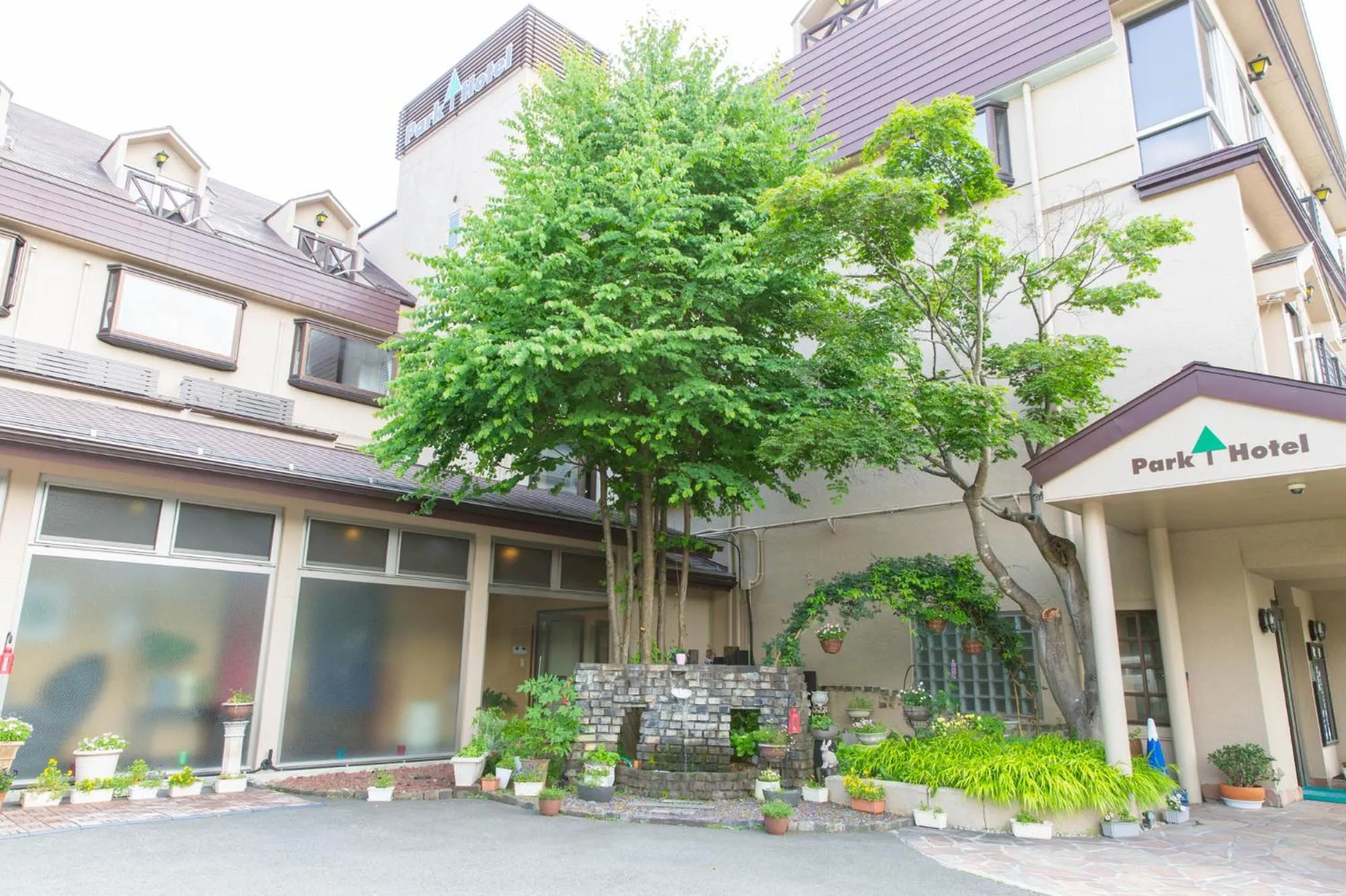 Property building in Kawaguchiko Park Hotel