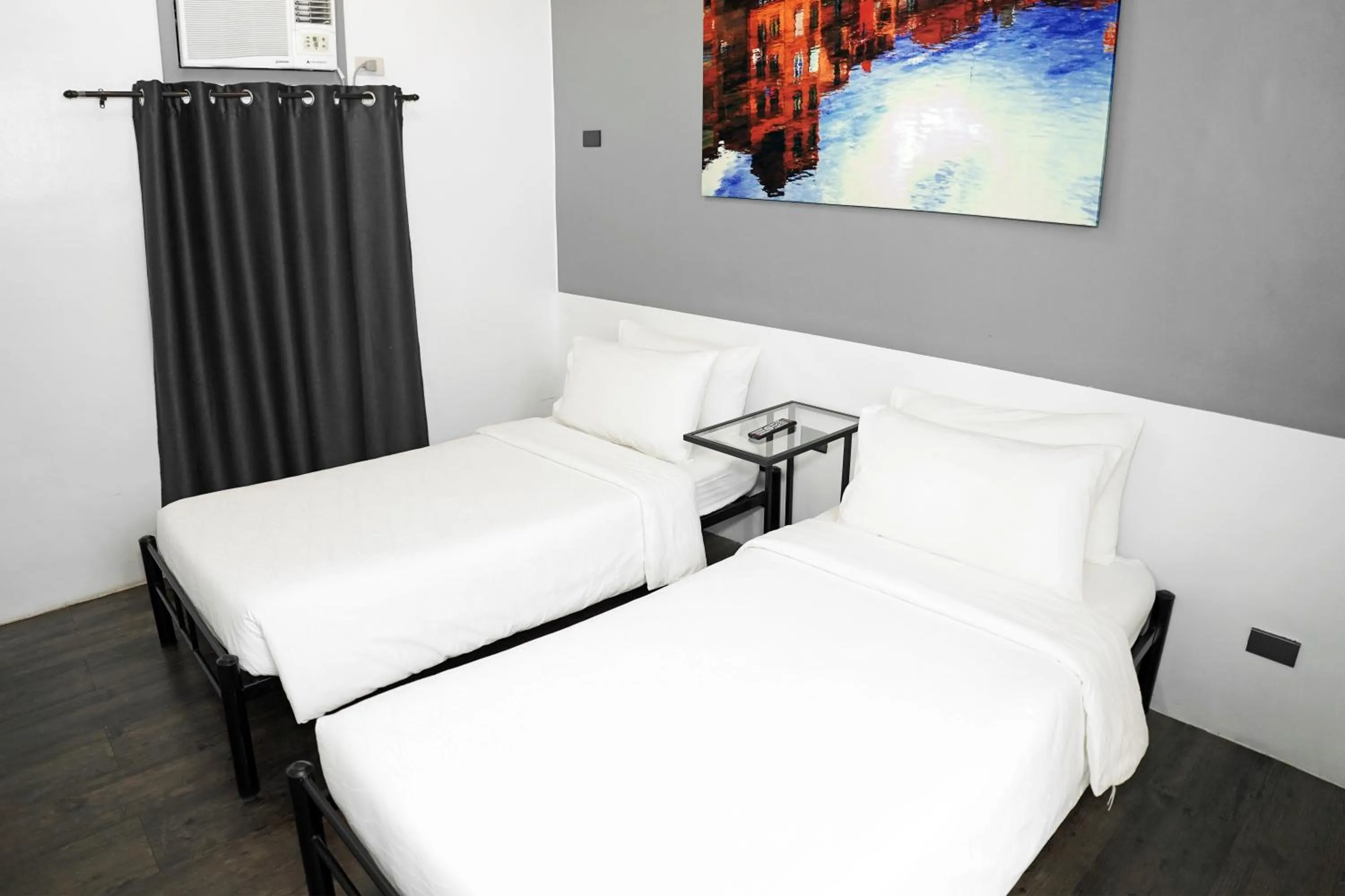 Bed in mySTAY Hotel BGC North