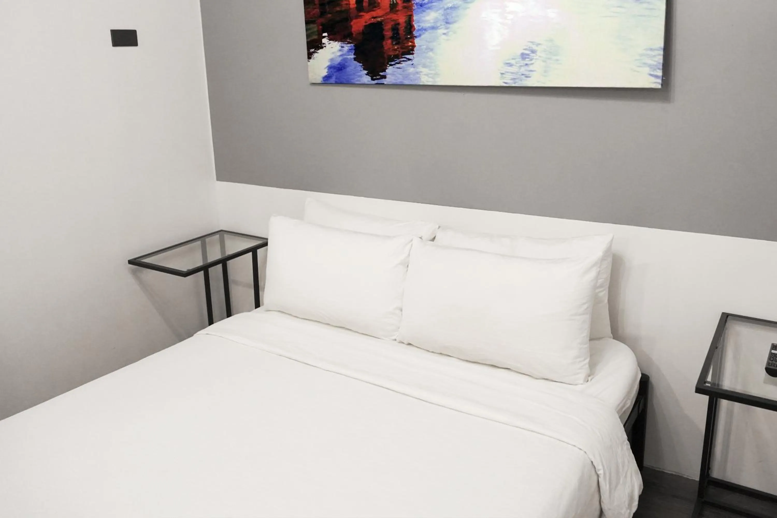Bed in mySTAY Hotel BGC North
