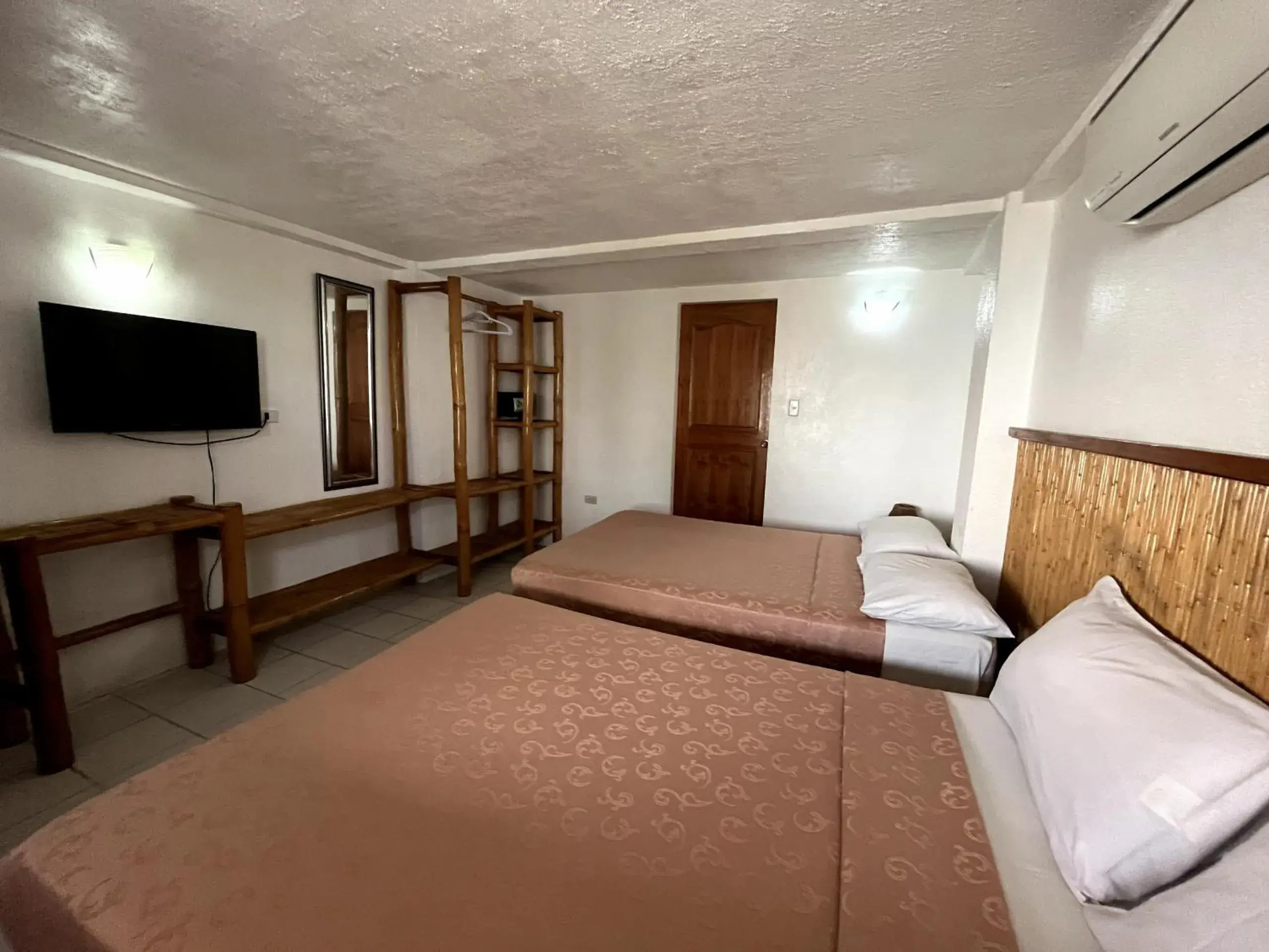 Photo of the whole room, Bed in Ocean Bay Beach Resort Photo of the whole room, Bed in Ocean Bay Beach Resort