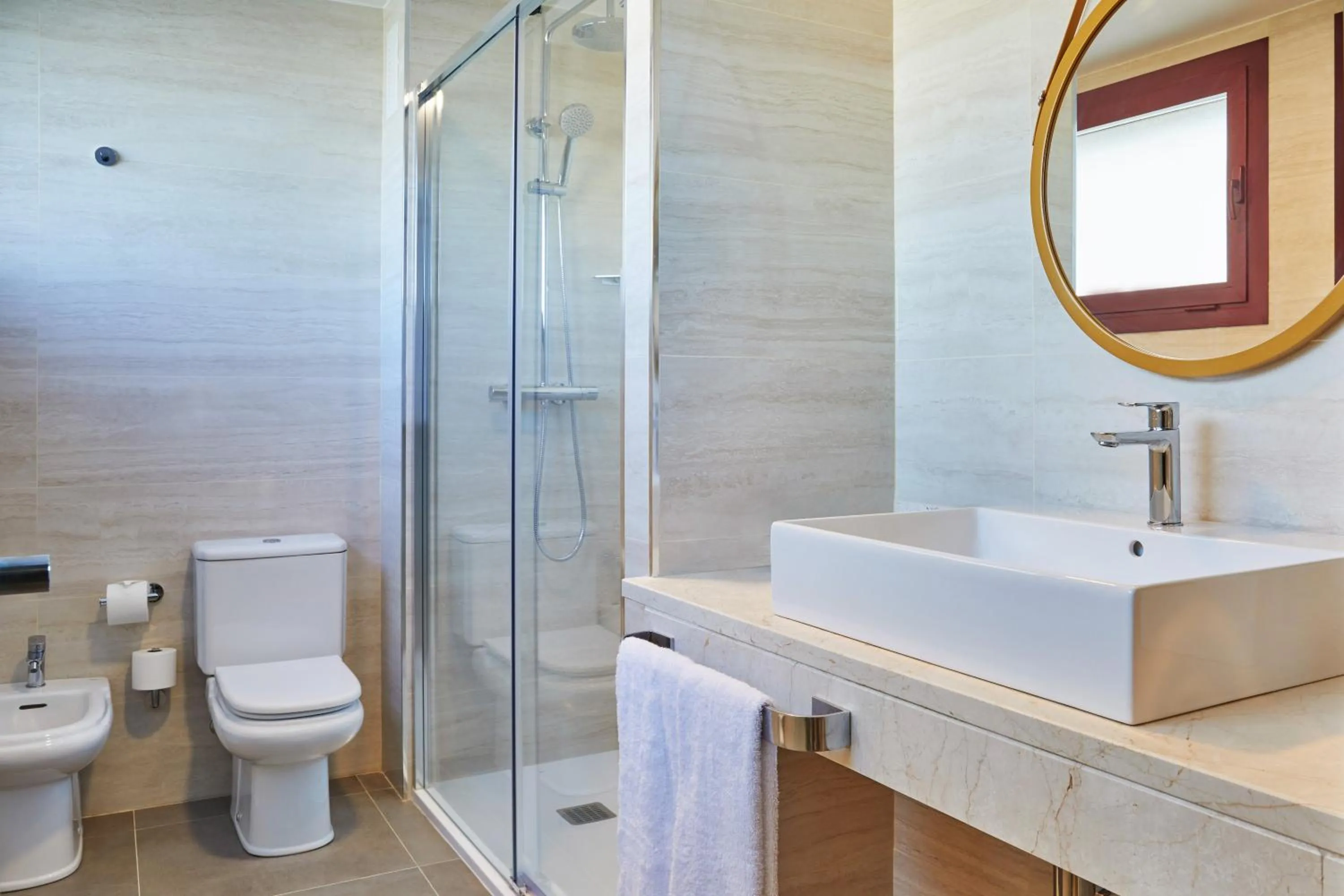 Toilet in Hesperia Sevilla