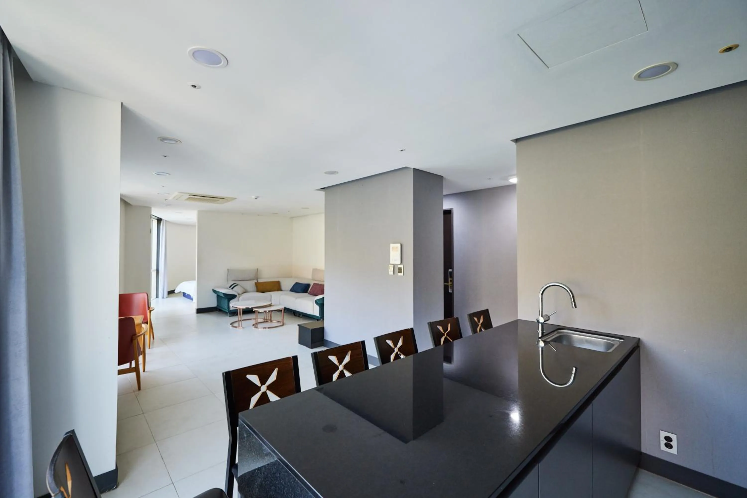 Living room in YJ Hotel