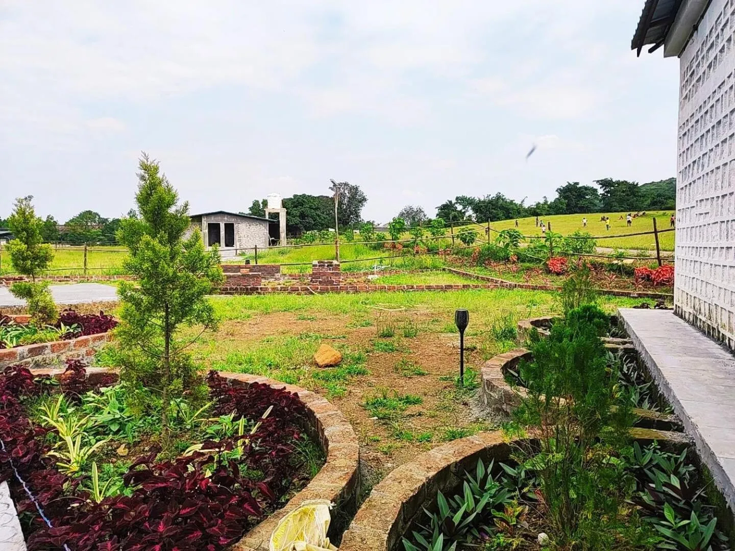 Garden view in Club Shandilya- Cheerful 3BR villa in Nature Lap