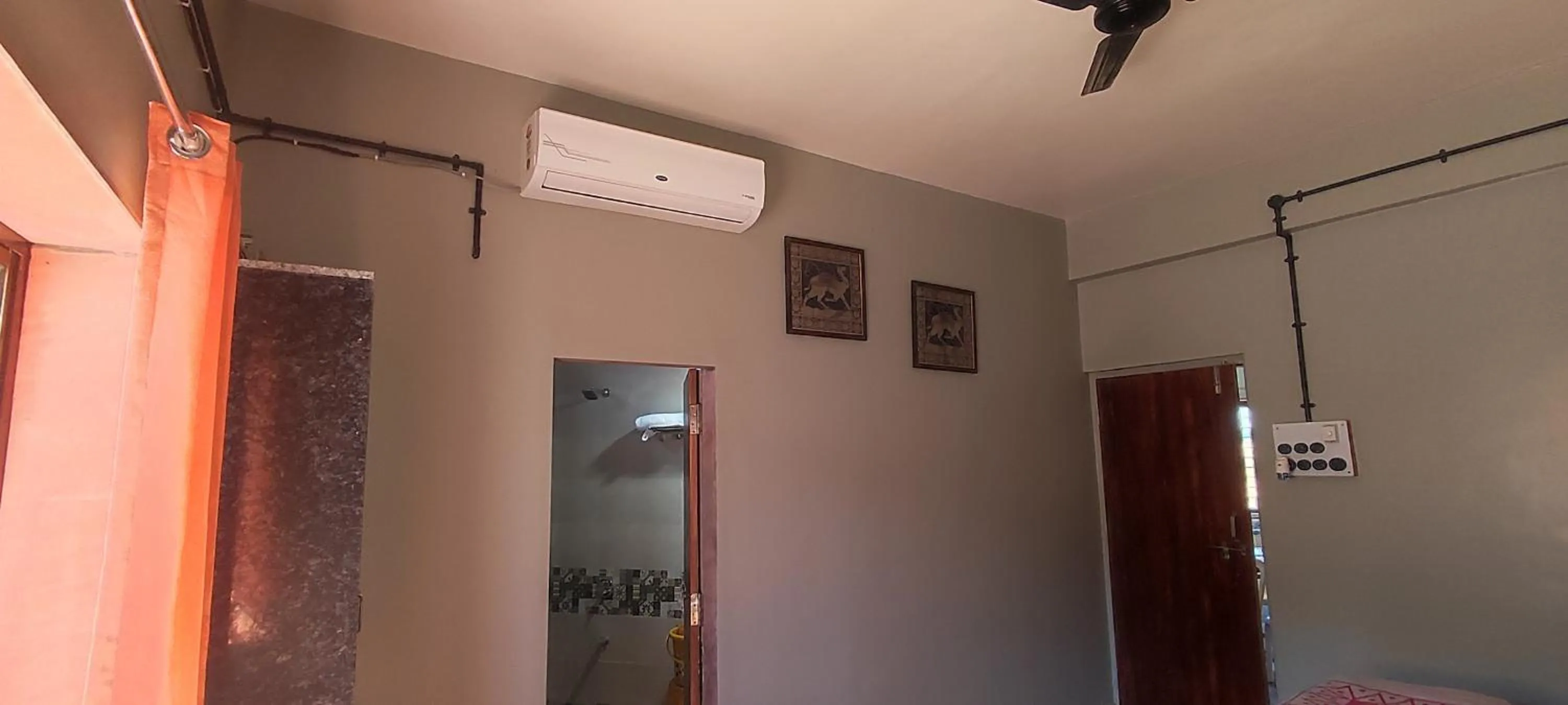 Bedroom in Club Shandilya- Cheerful 3BR villa in Nature Lap