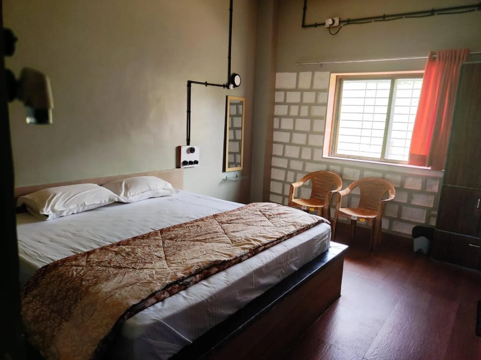 Photo of the whole room in Club Shandilya- Cheerful 3BR villa in Nature Lap