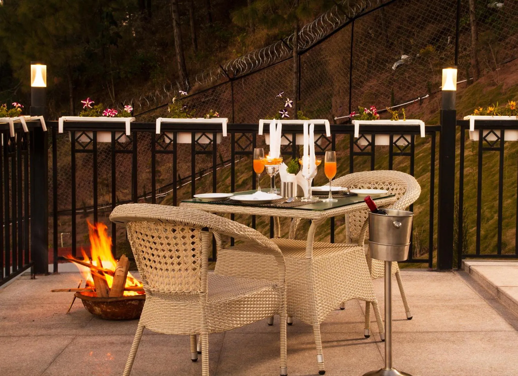 Restaurant/places to eat in Rosetum Kasauli