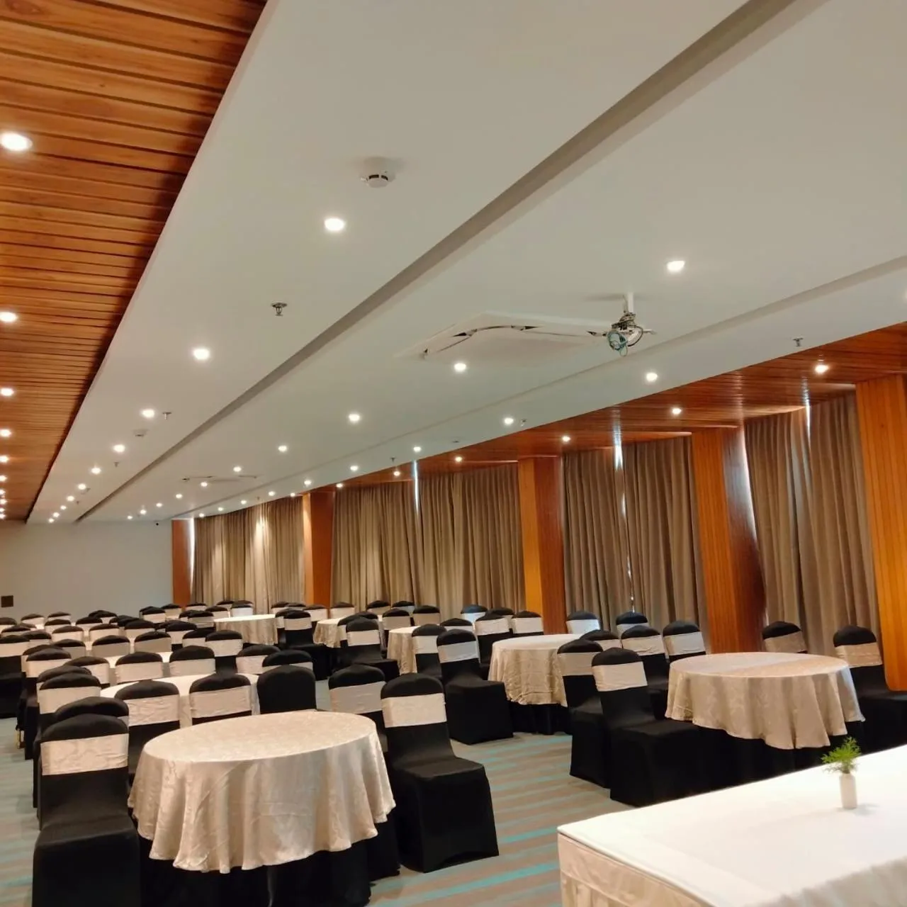 Banquet/Function facilities in Rosetum Kasauli