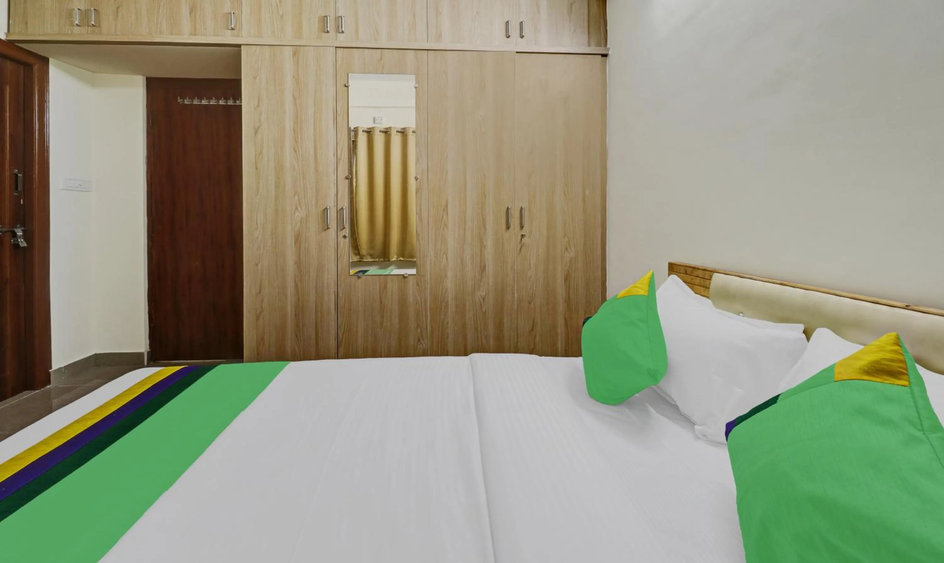 Bedroom, Bed in Treebo SLN Heritage