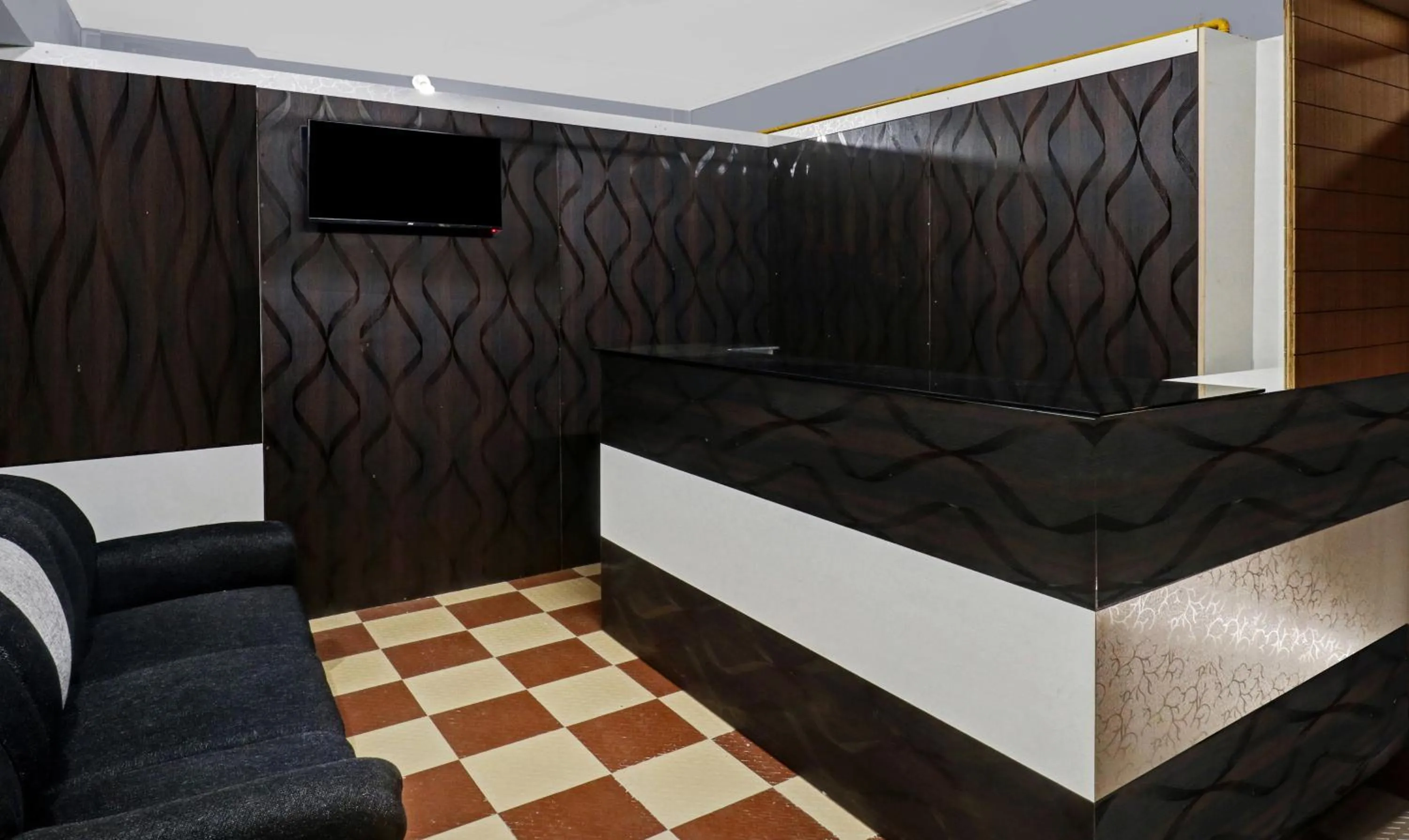 Lobby or reception, Bed in Treebo SLN Heritage