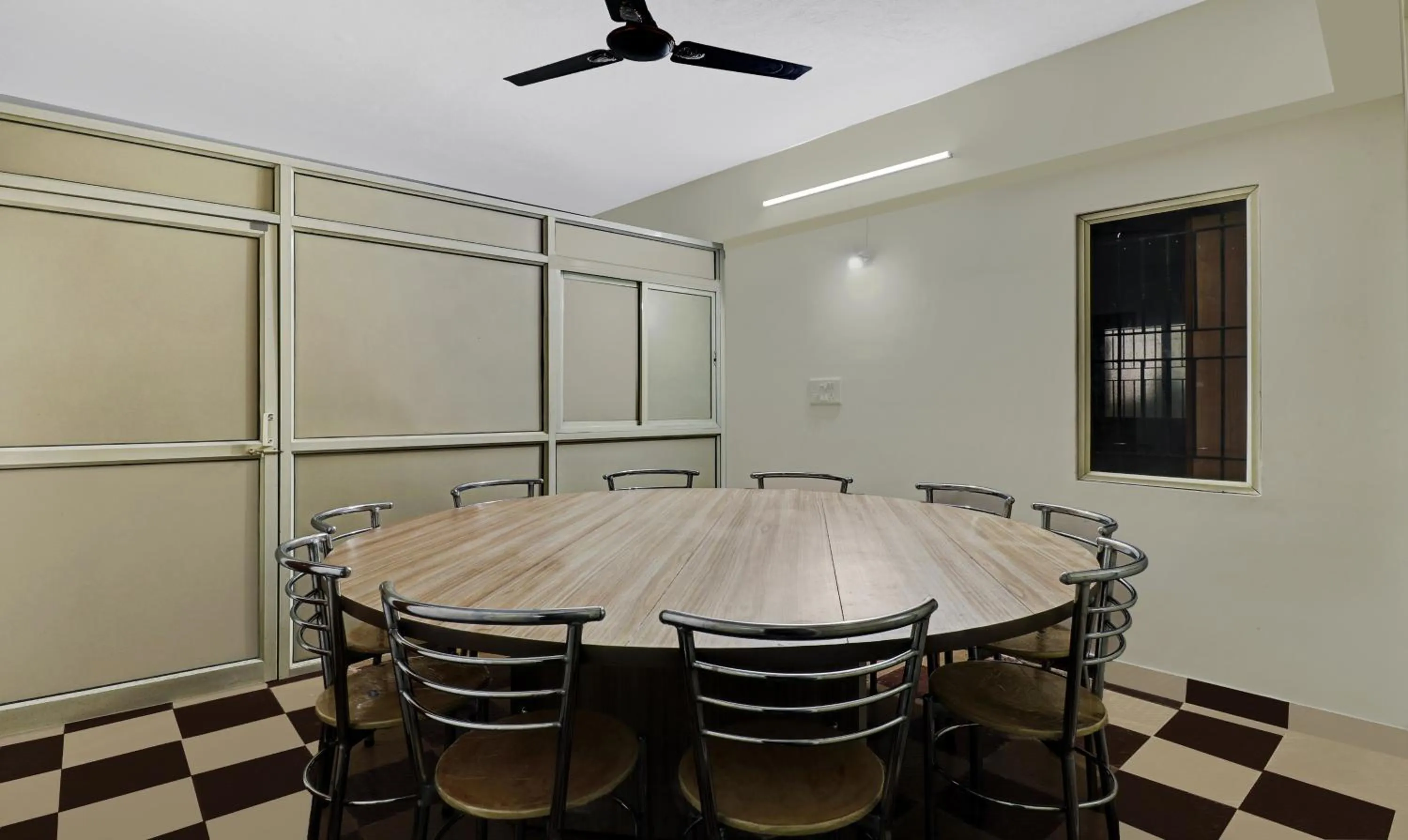 Dining area in Treebo SLN Heritage