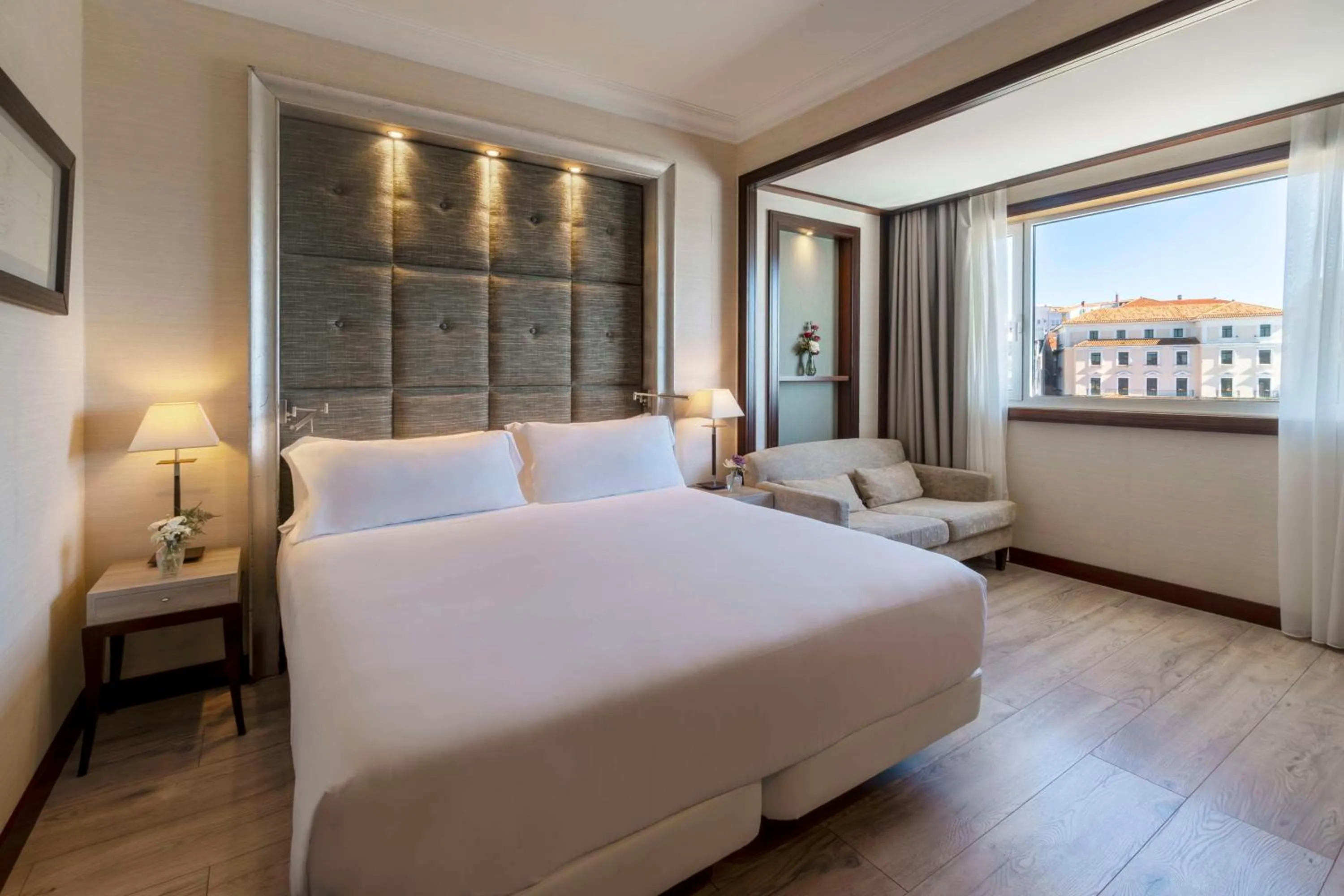 Photo of the whole room, Bed in NH Collection A Coruña Finisterre