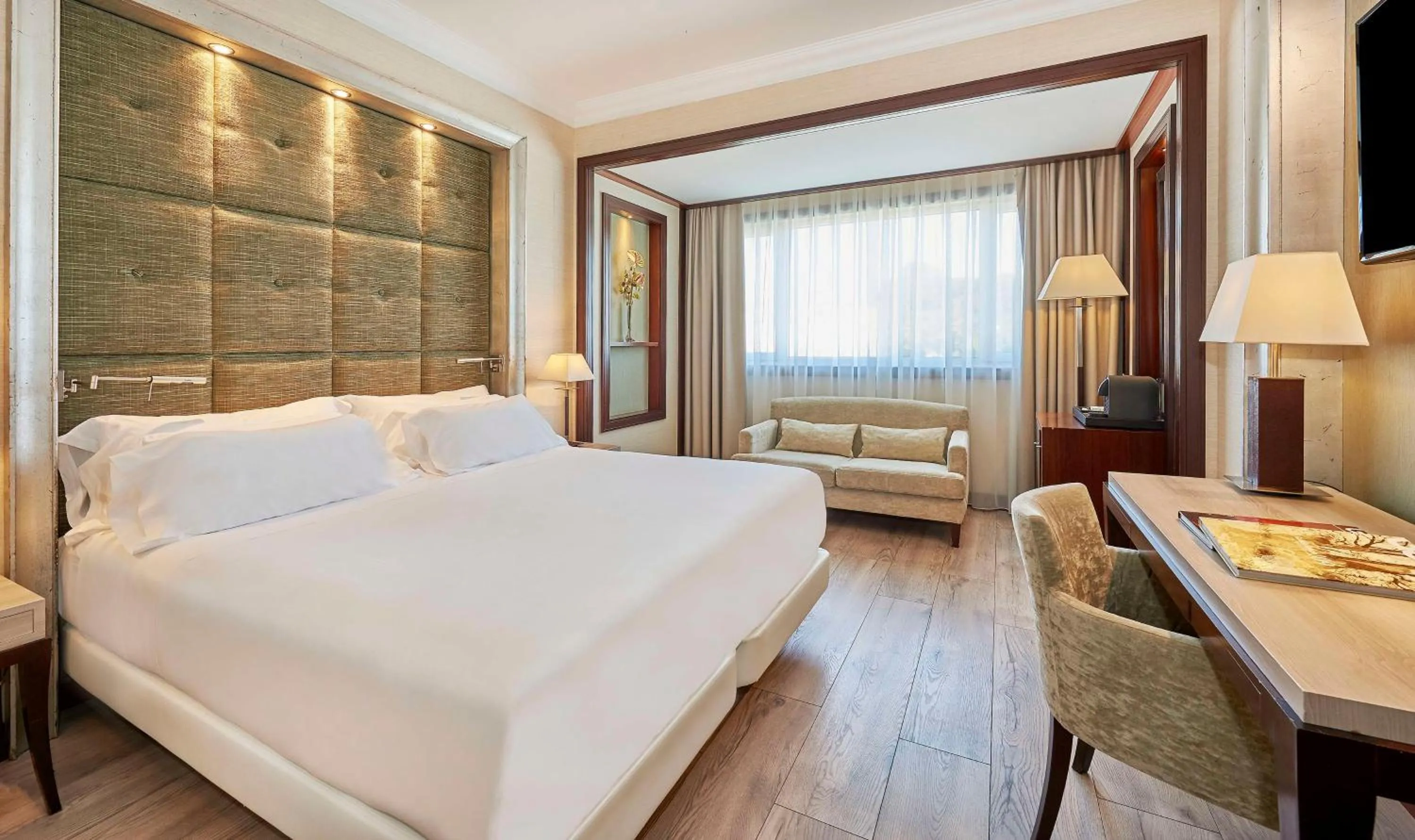 Bedroom, Bed in NH Collection A Coruña Finisterre