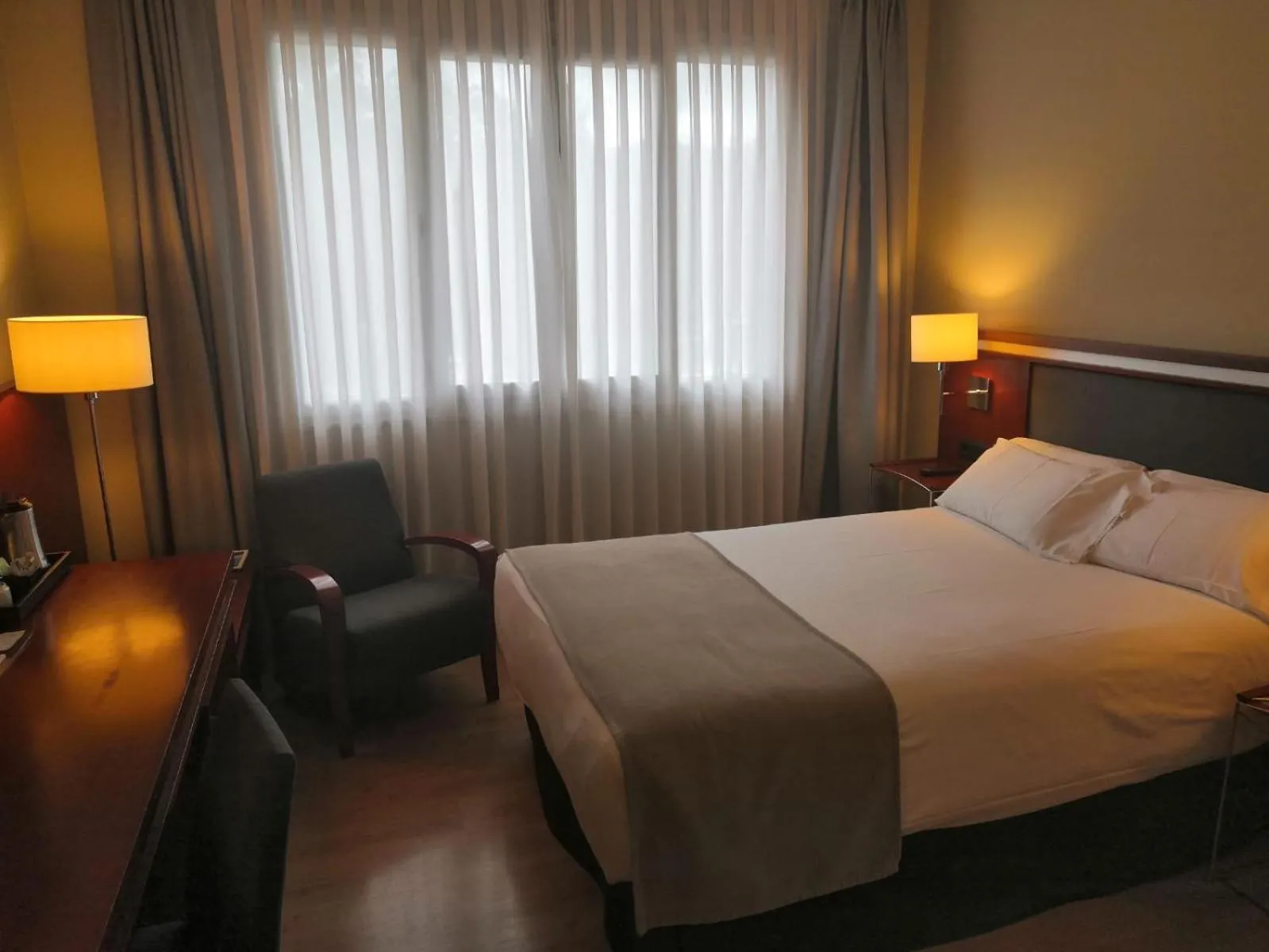 Bed in Abba Euskalduna Hotel