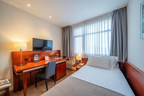 Bed in Abba Euskalduna Hotel