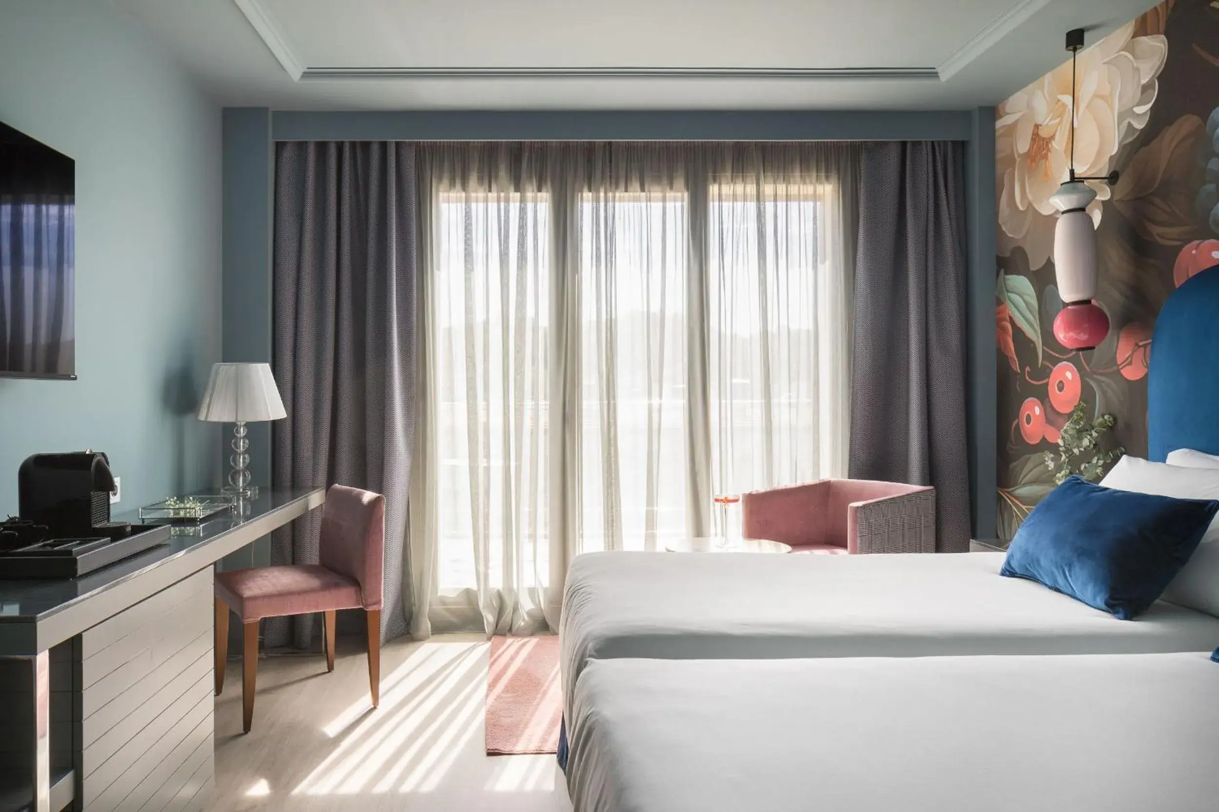 Photo of the whole room, Bed in Hotel Antik San Sebastián Photo of the whole room, Bed in Hotel Antik San Sebastián