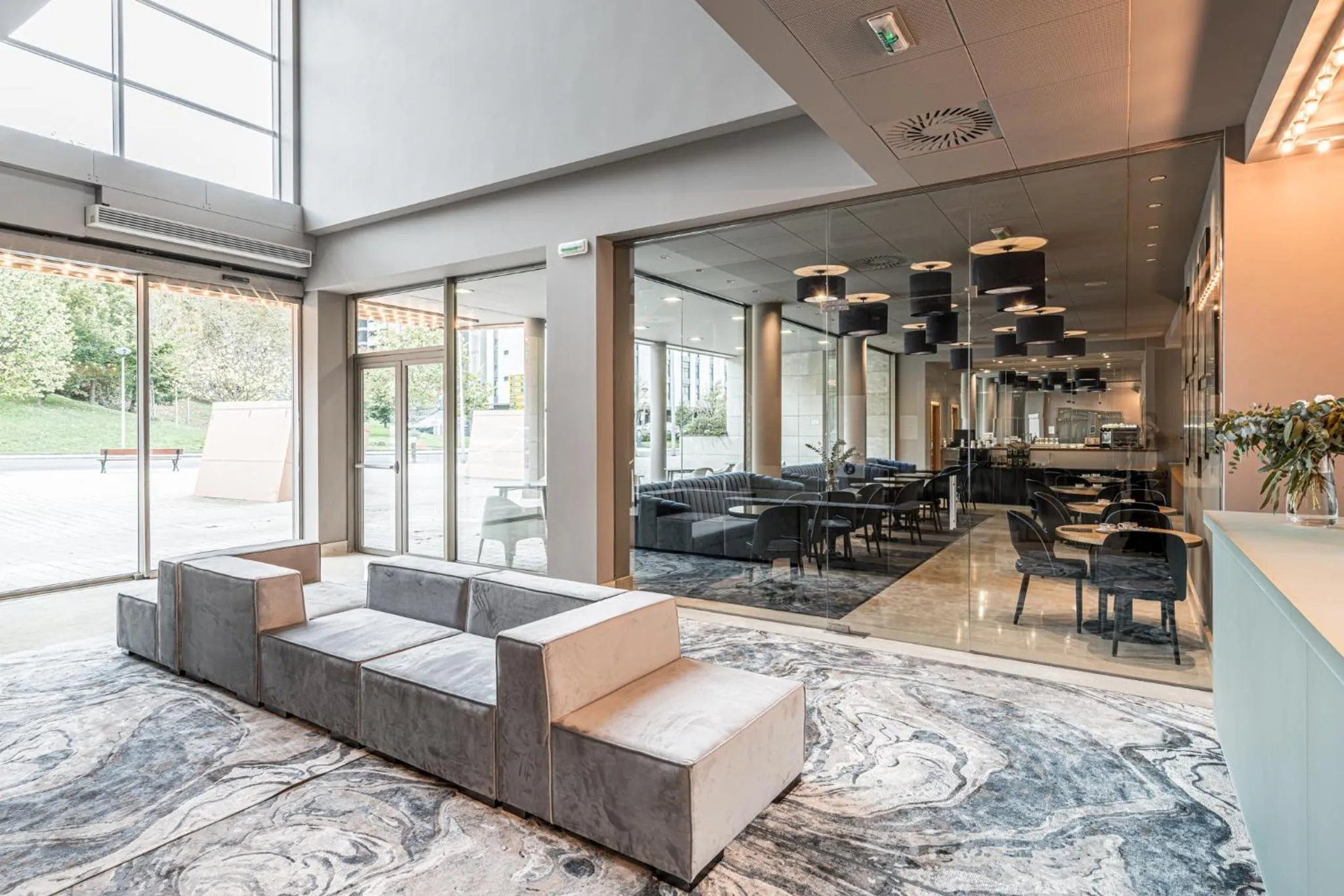 Lobby or reception in Hotel Antik San Sebastián