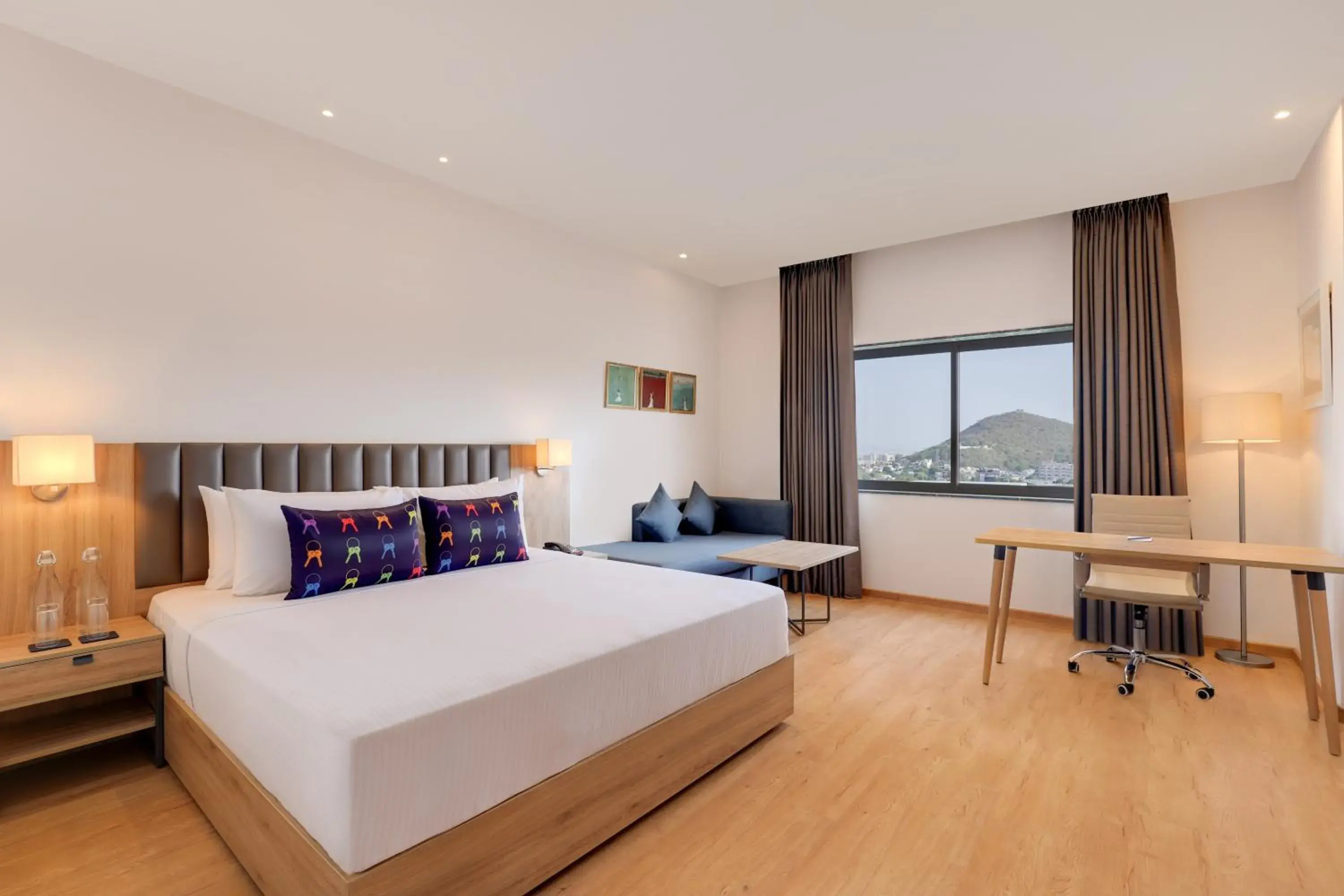 Bedroom, Bed in Keys Lite by Lemon Tree Hotels, Urban Square, Udaipur Bedroom, Bed in Keys Lite by Lemon Tree Hotels, Urban Square, Udaipur